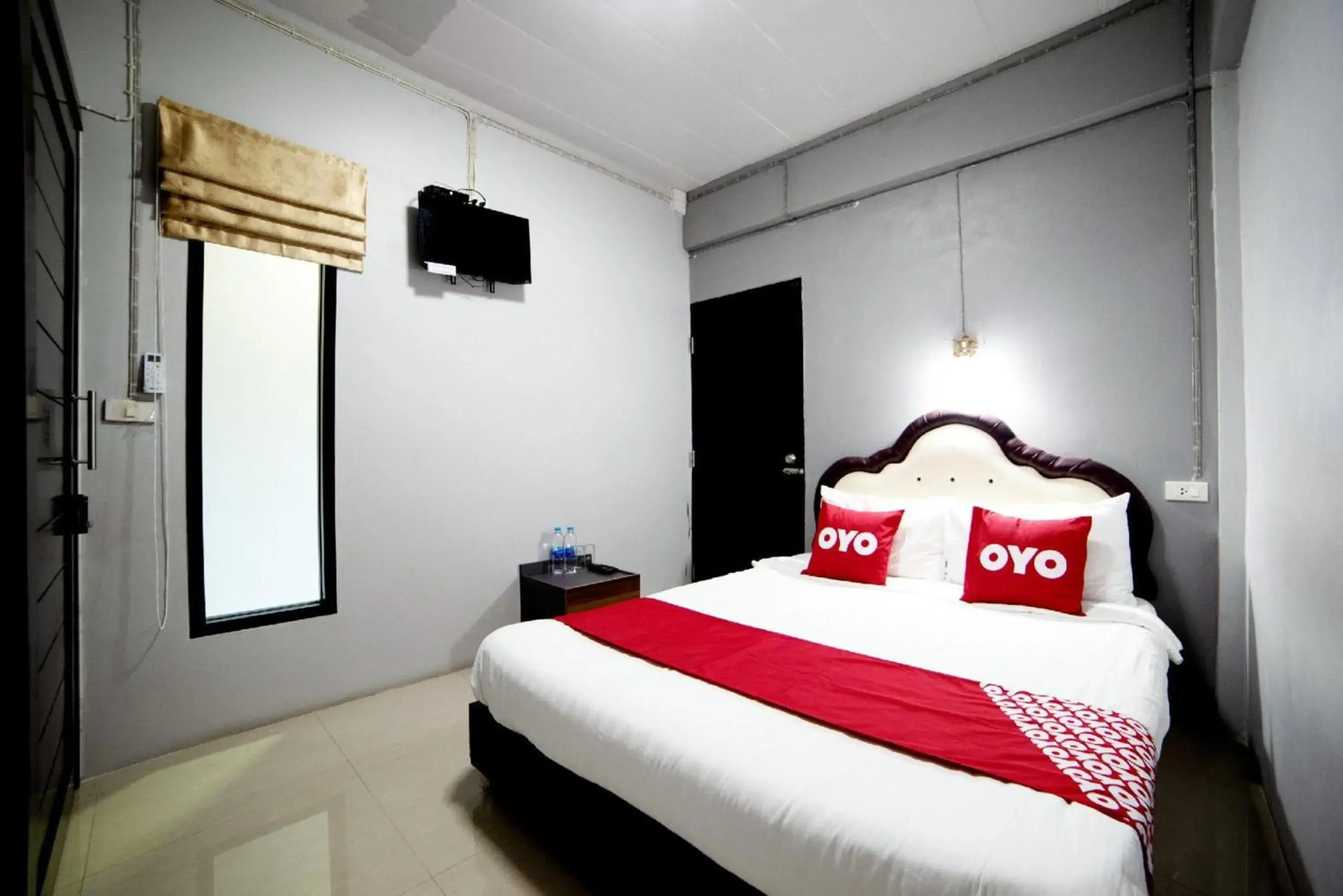 View (from property/room), Bed in OYO 465 Krung Kao Traveller Lodge View (from property/room), Bed in OYO 465 Krung Kao Traveller Lodge