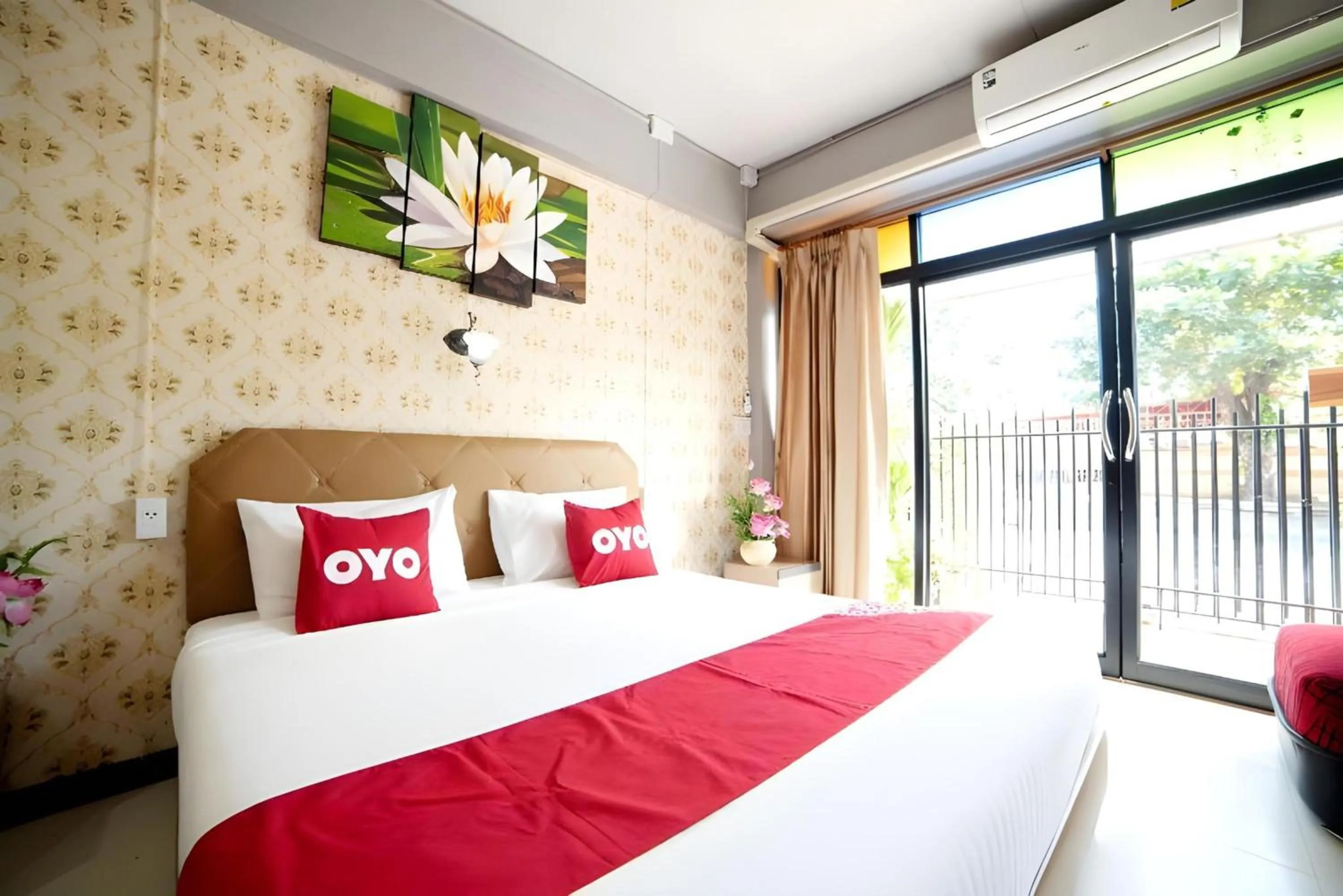 Photo of the whole room, Bed in OYO 465 Krung Kao Traveller Lodge