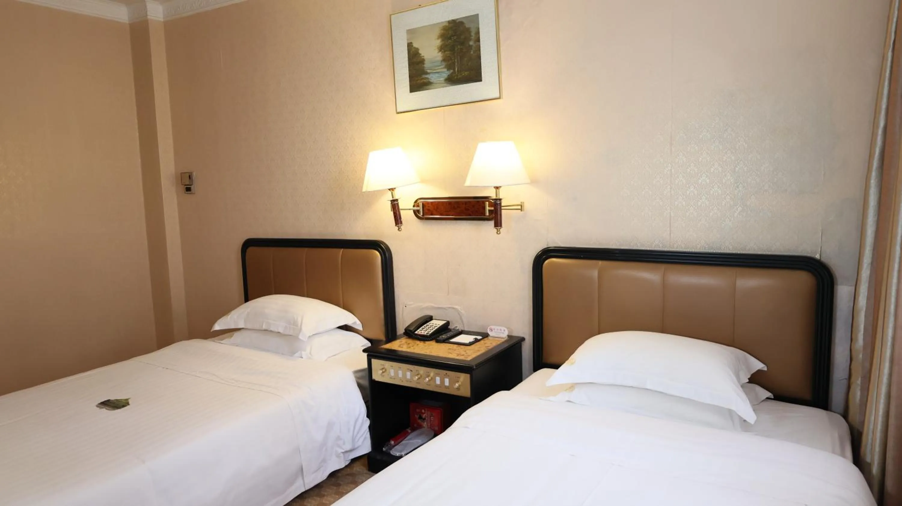 Bed in Guangzhou Aiqun Hotel - Canton Fair Free Shuttle Bus during Canton Fair period