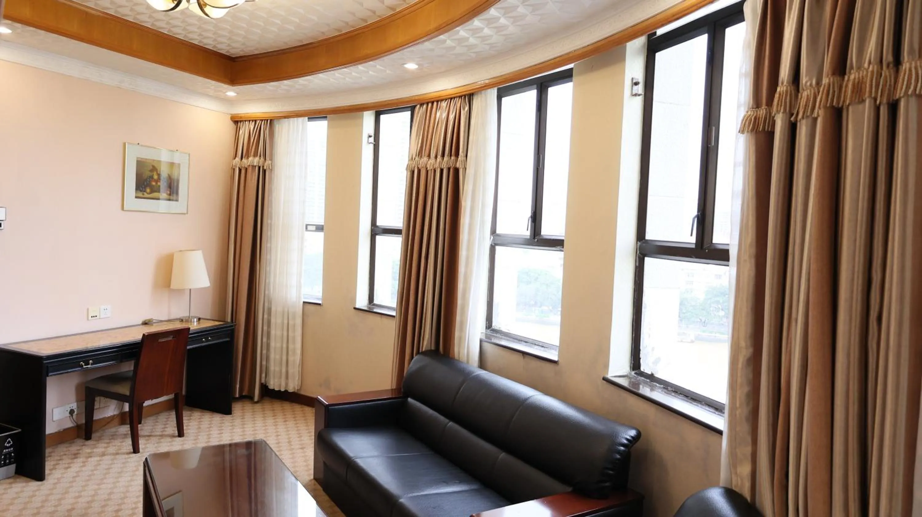Living room in Guangzhou Aiqun Hotel - Canton Fair Free Shuttle Bus during Canton Fair period
