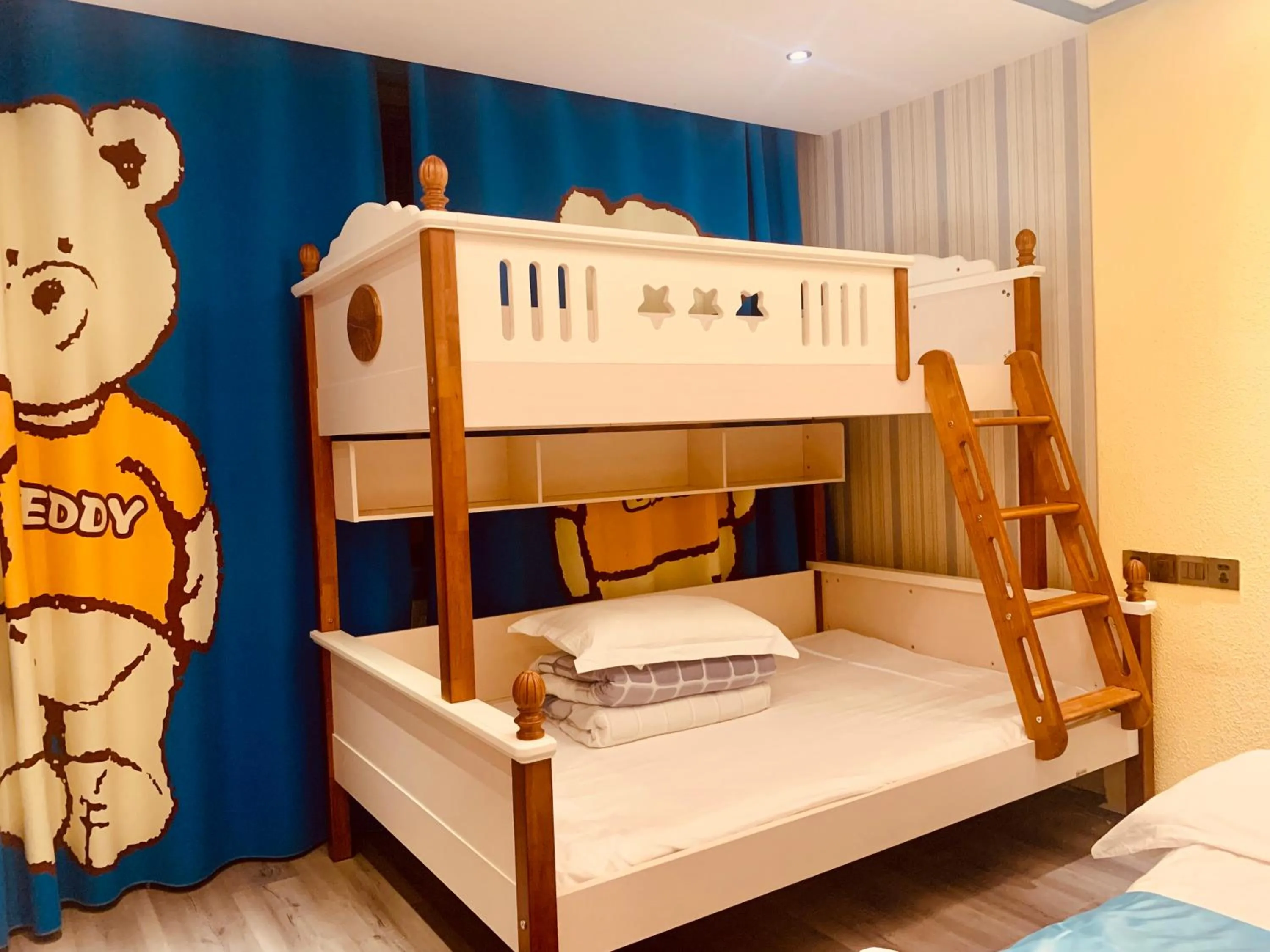 Bed in Mount Emei Teddy Bear Hotel玩具熊酒店