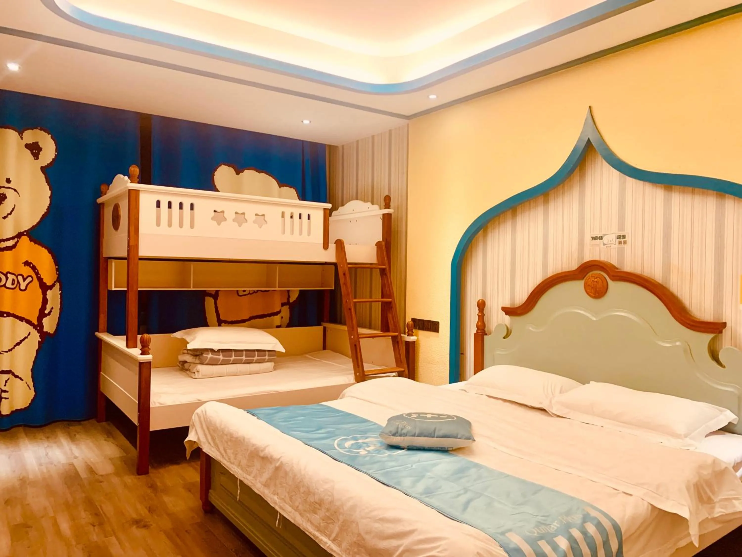 Bed in Mount Emei Teddy Bear Hotel玩具熊酒店