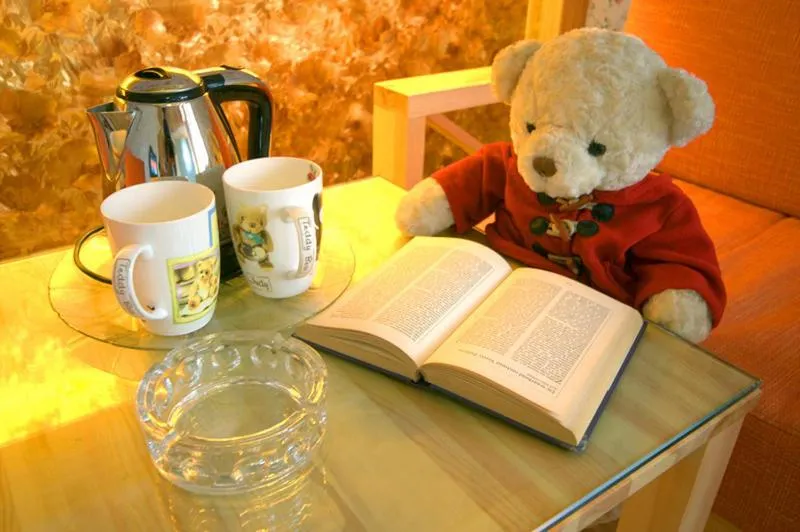 Seating area in Mount Emei Teddy Bear Hotel玩具熊酒店