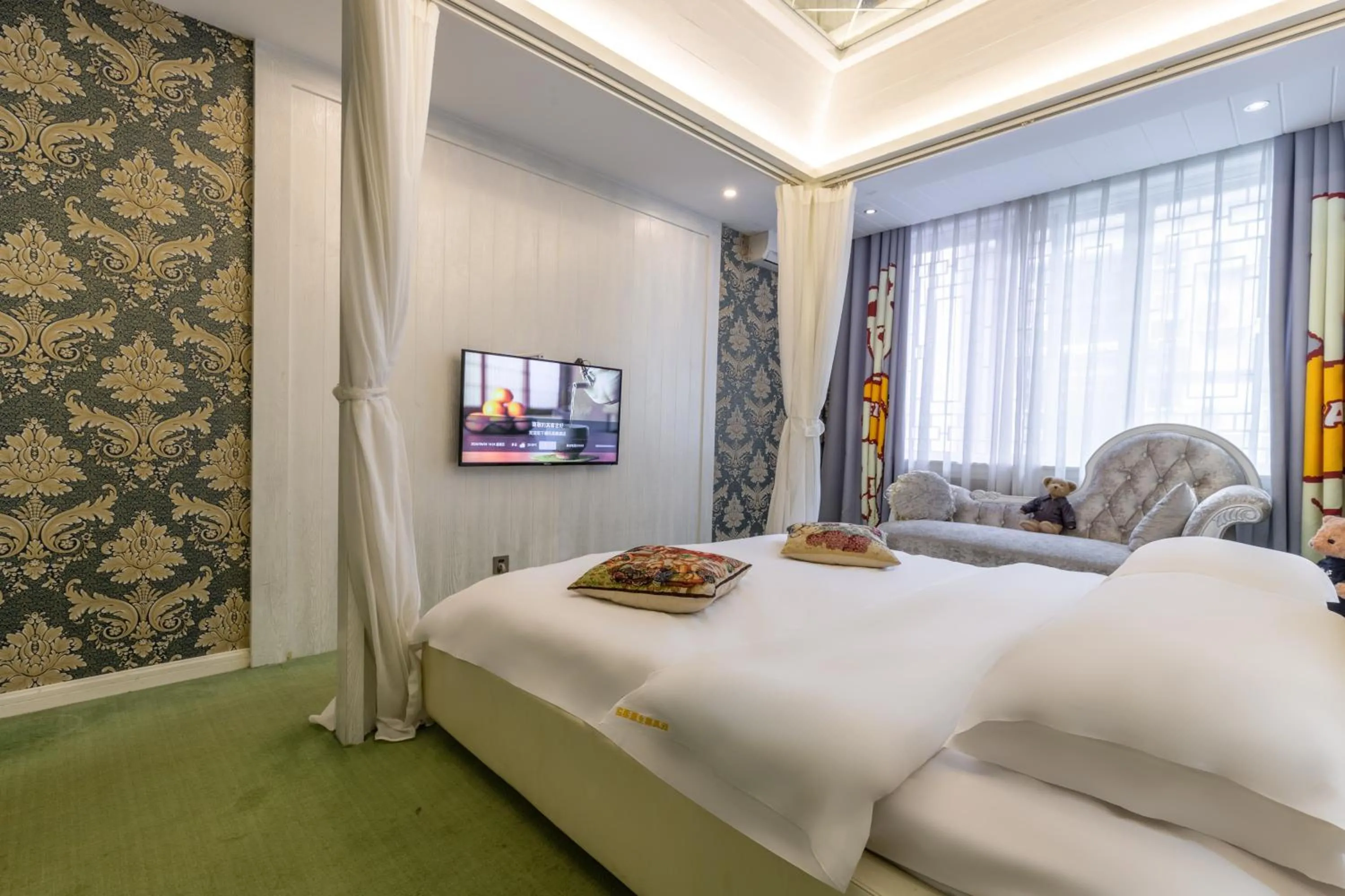 Bed in Mount Emei Teddy Bear Hotel玩具熊酒店