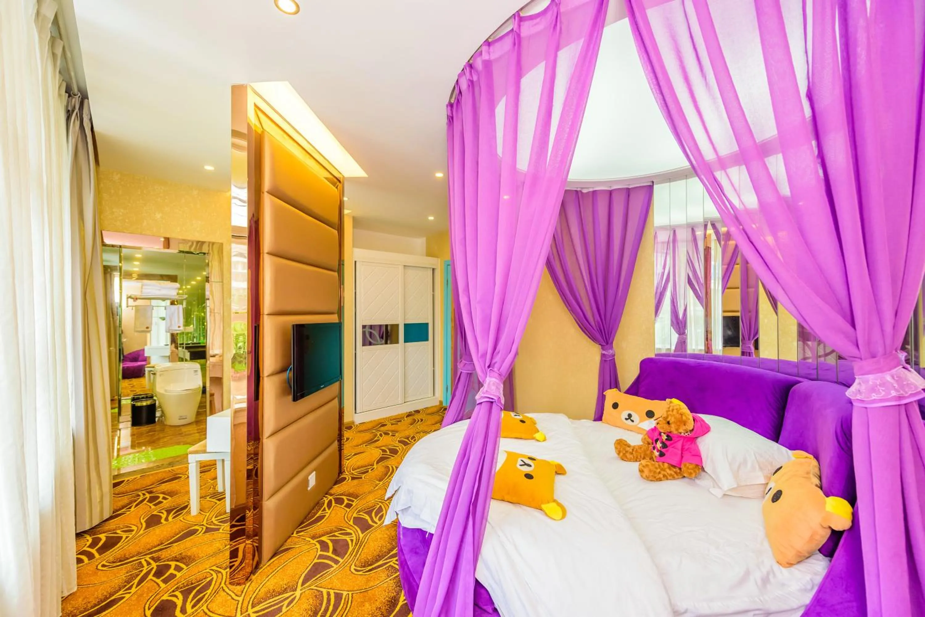 Photo of the whole room in Mount Emei Teddy Bear Hotel玩具熊酒店