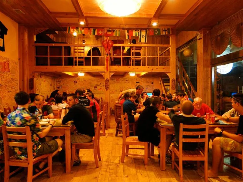 Restaurant/places to eat in Mount Emei Teddy Bear Hotel玩具熊酒店