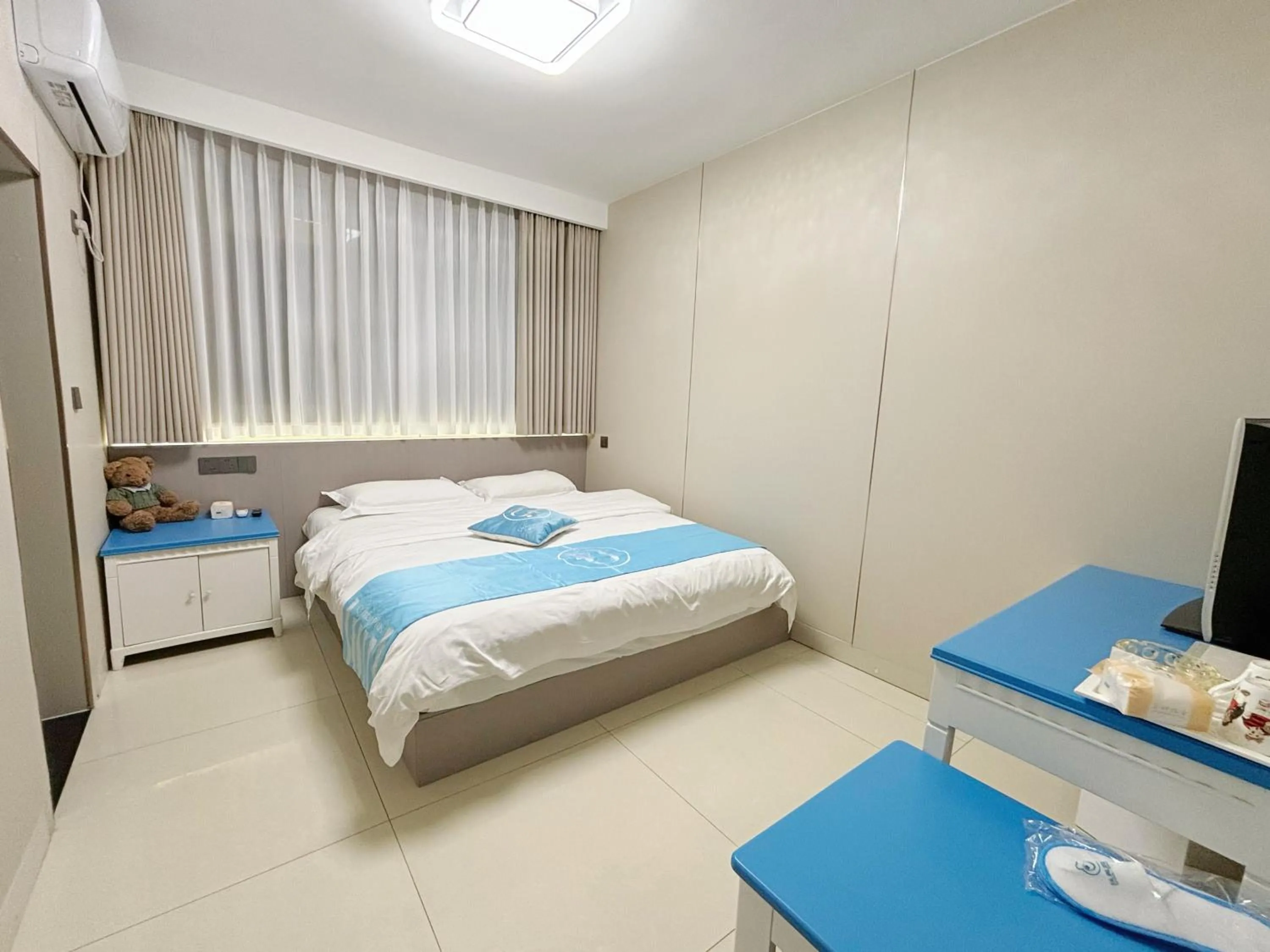 Bed in Mount Emei Teddy Bear Hotel玩具熊酒店