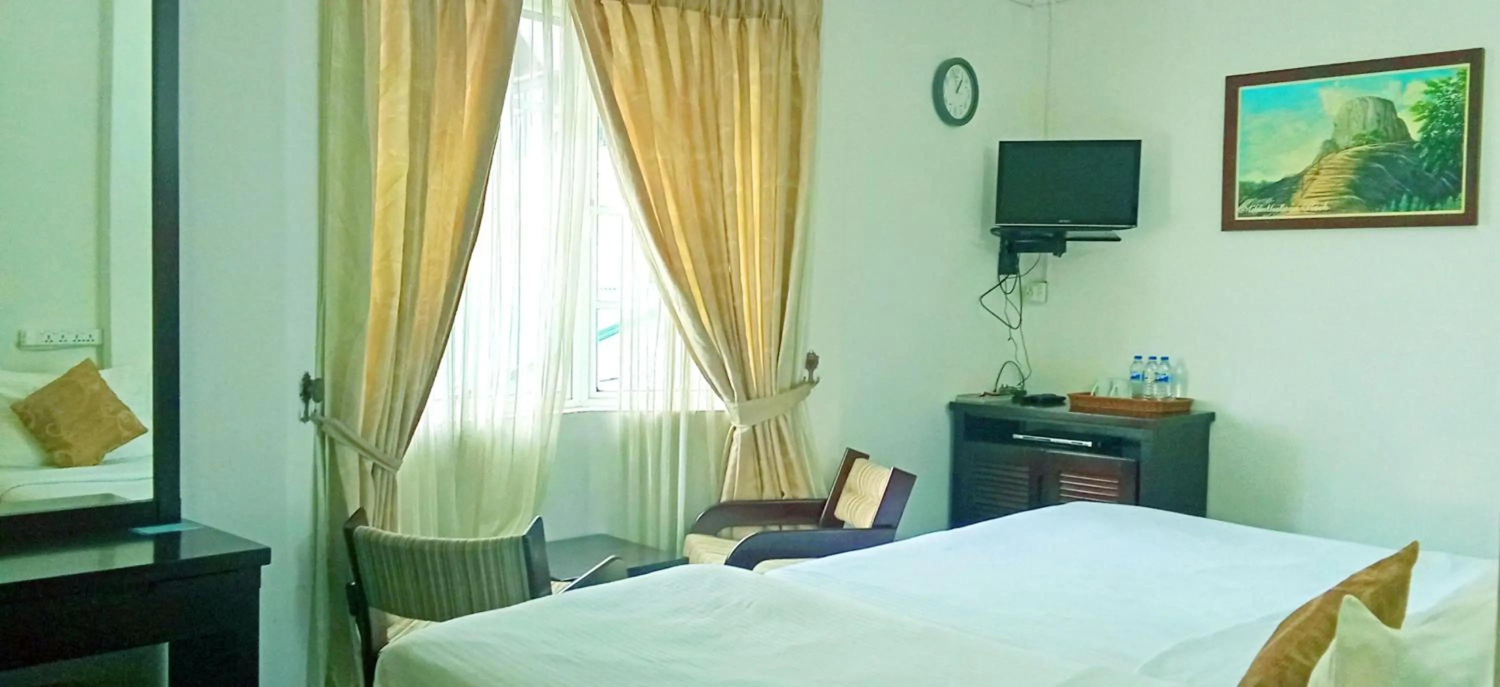 Bedroom, Bed in The Rock Hotel