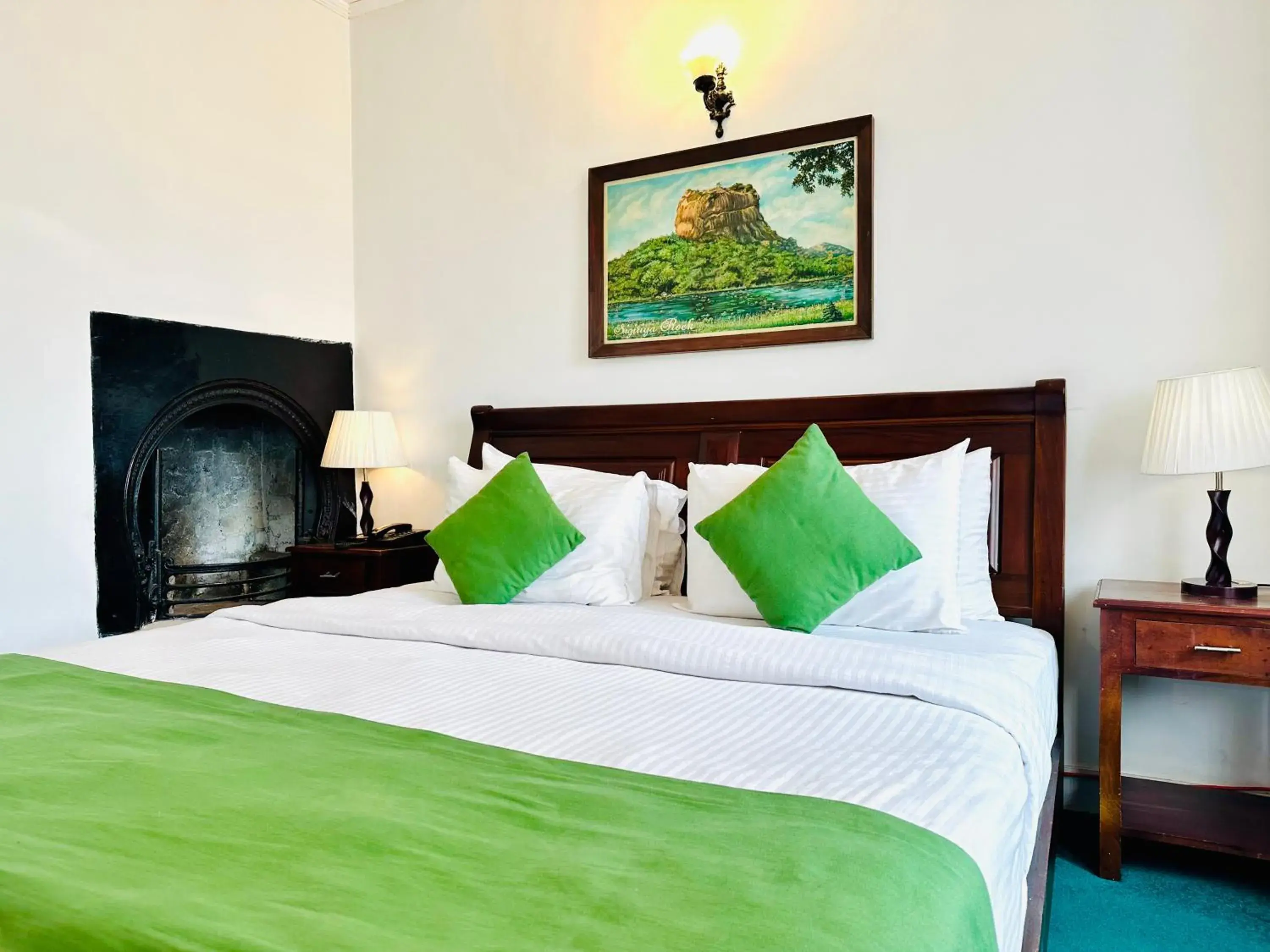 View (from property/room), Bed in The Rock Hotel View (from property/room), Bed in The Rock Hotel