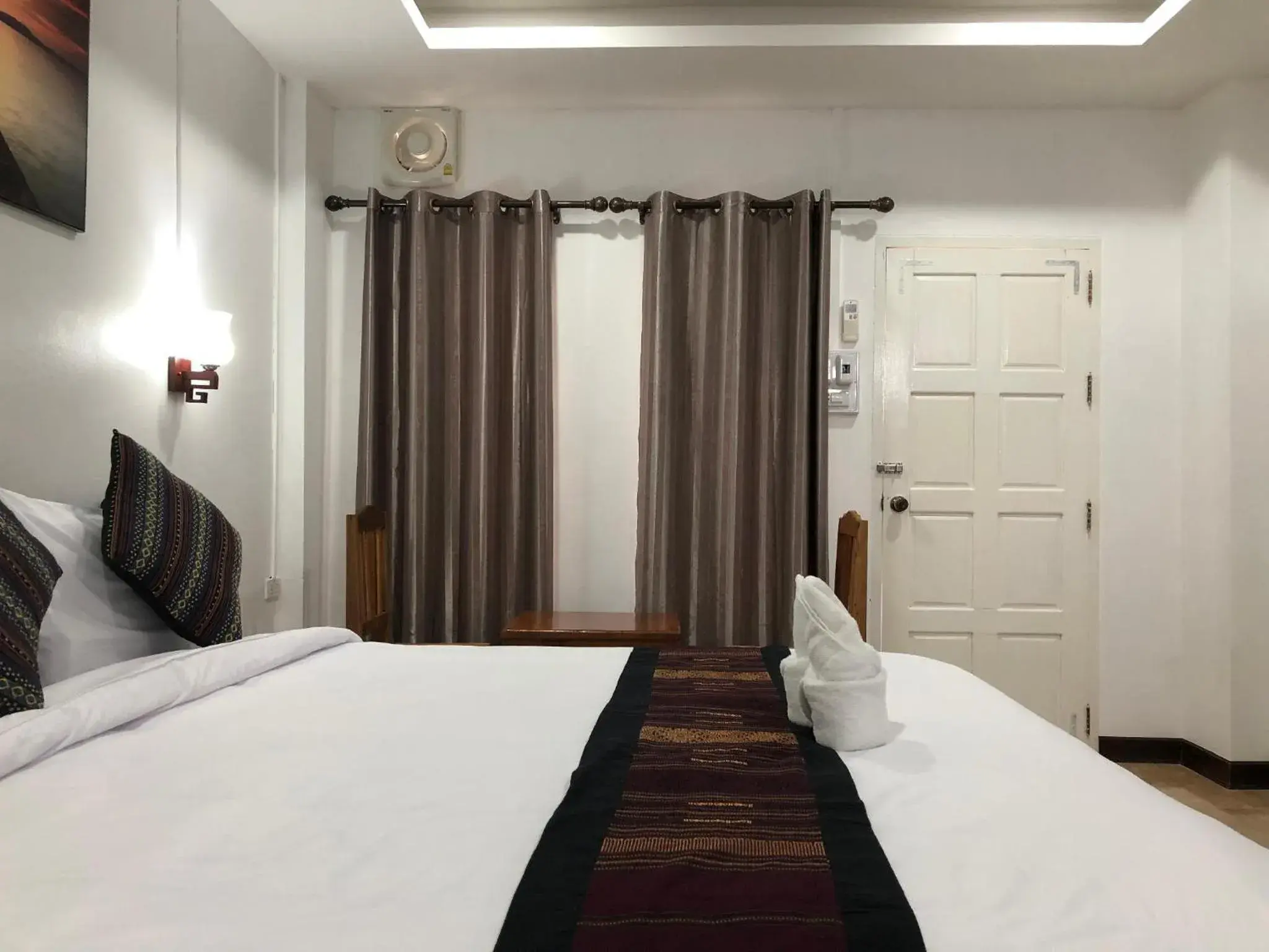 Bedroom, Bed in Jasmine Vangvieng Hotel Bedroom, Bed in Jasmine Vangvieng Hotel