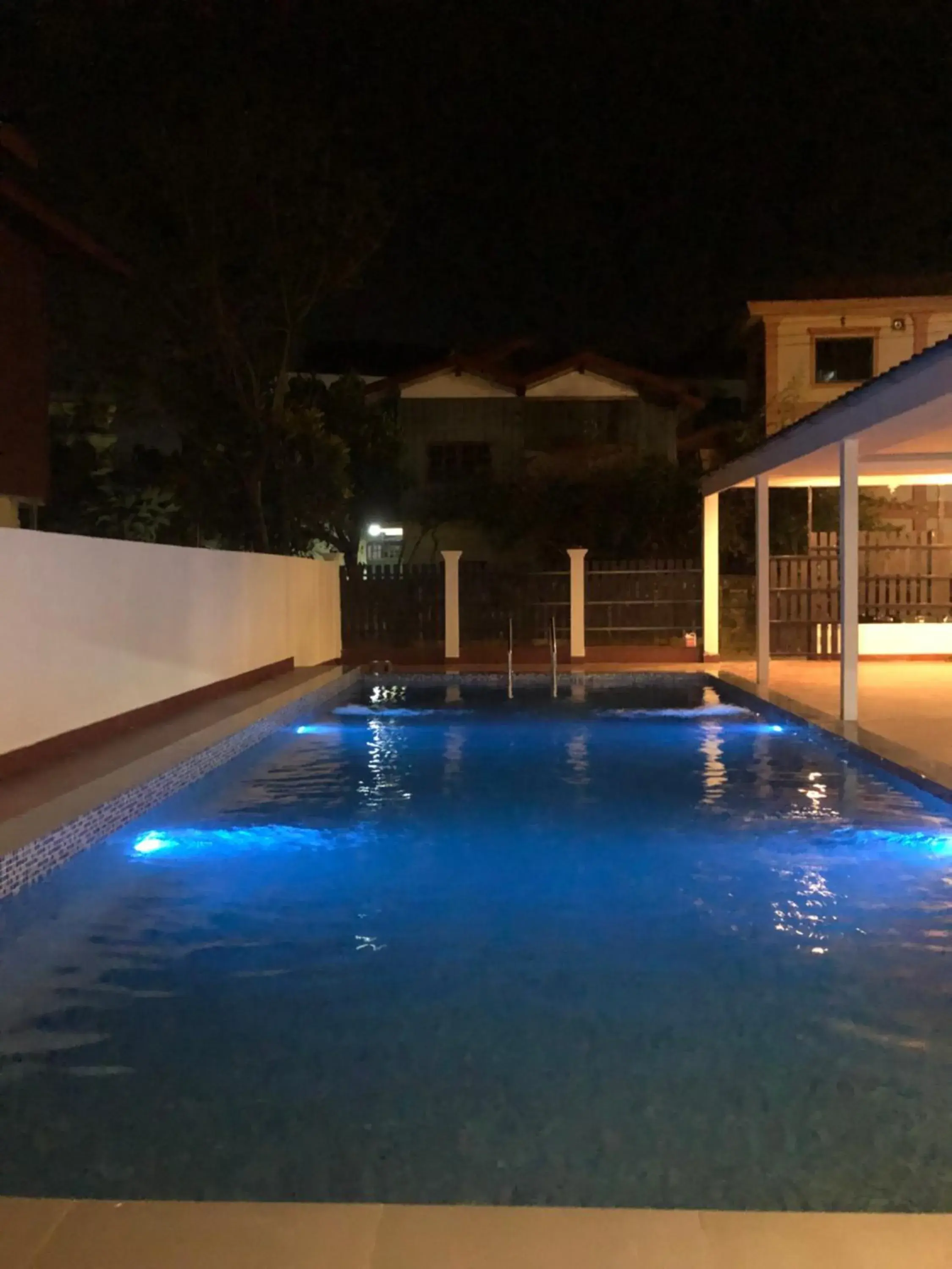 Pool view in Jasmine Vangvieng Hotel Pool view in Jasmine Vangvieng Hotel