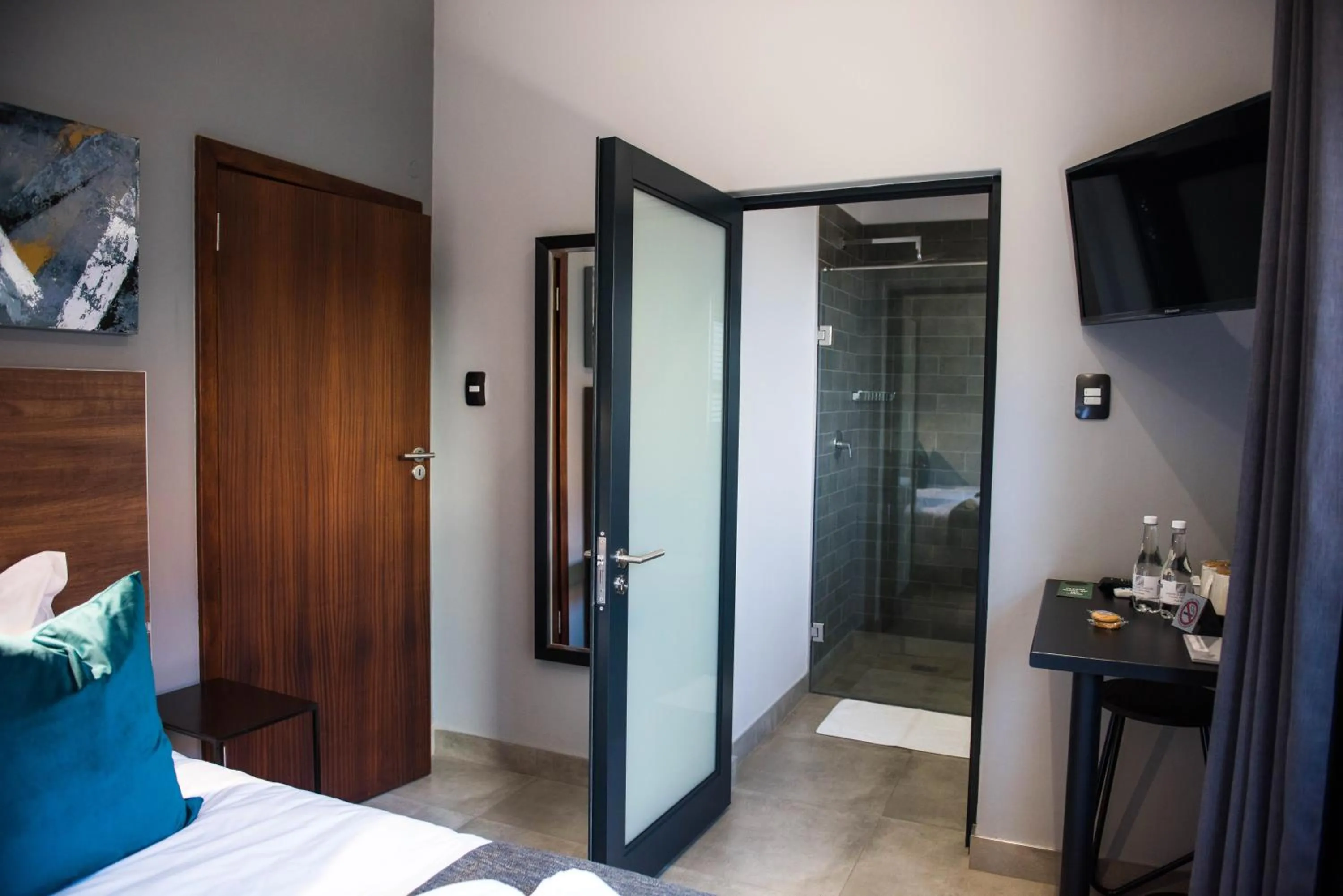 TV and multimedia, Bed in @Greys Guesthouse