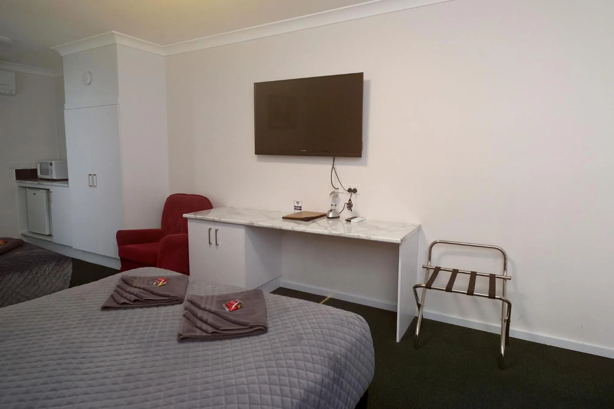 TV and multimedia, Bed in Glynlea Motel