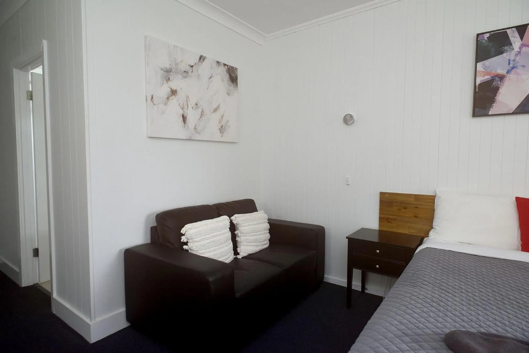 Bed in Glynlea Motel