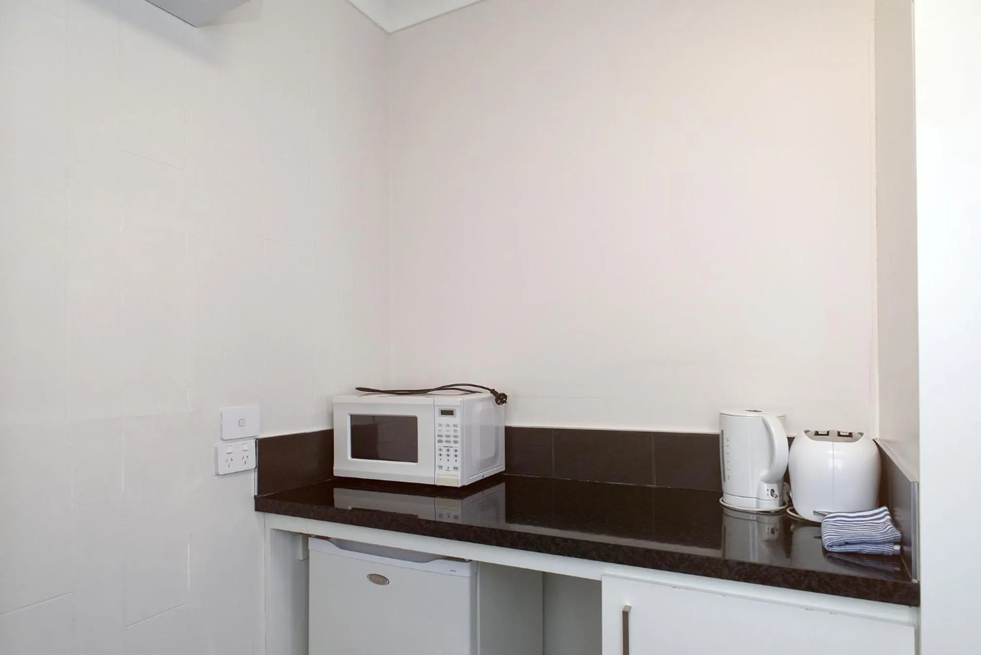 Coffee/tea facilities in Glynlea Motel