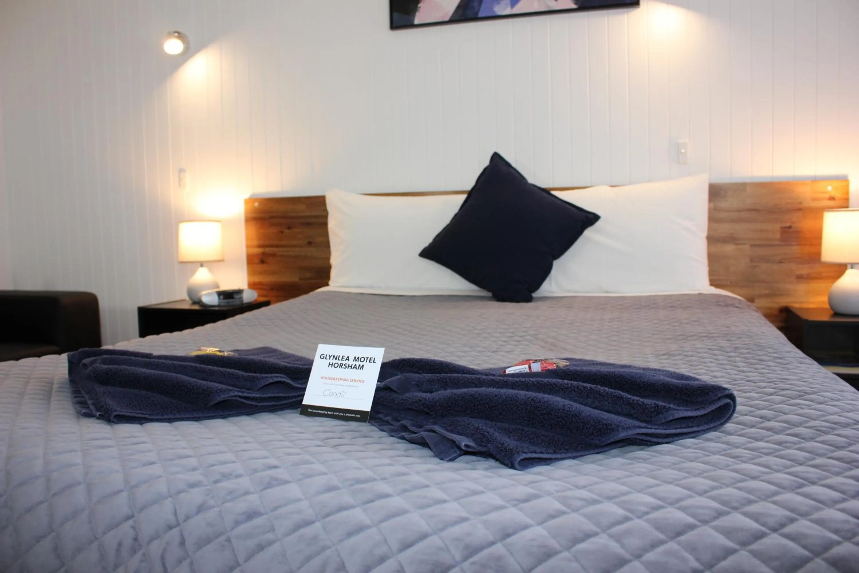 Bed in Glynlea Motel