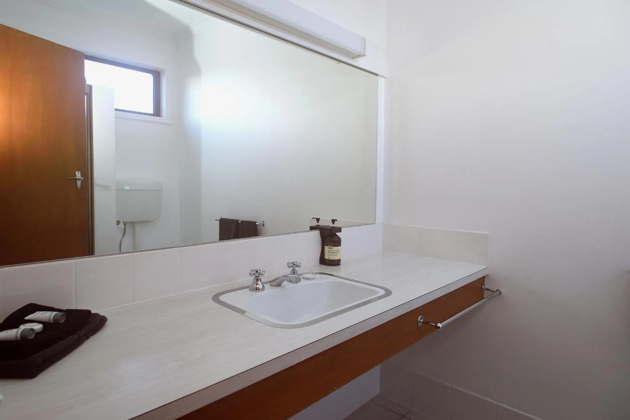 Bathroom in Glynlea Motel