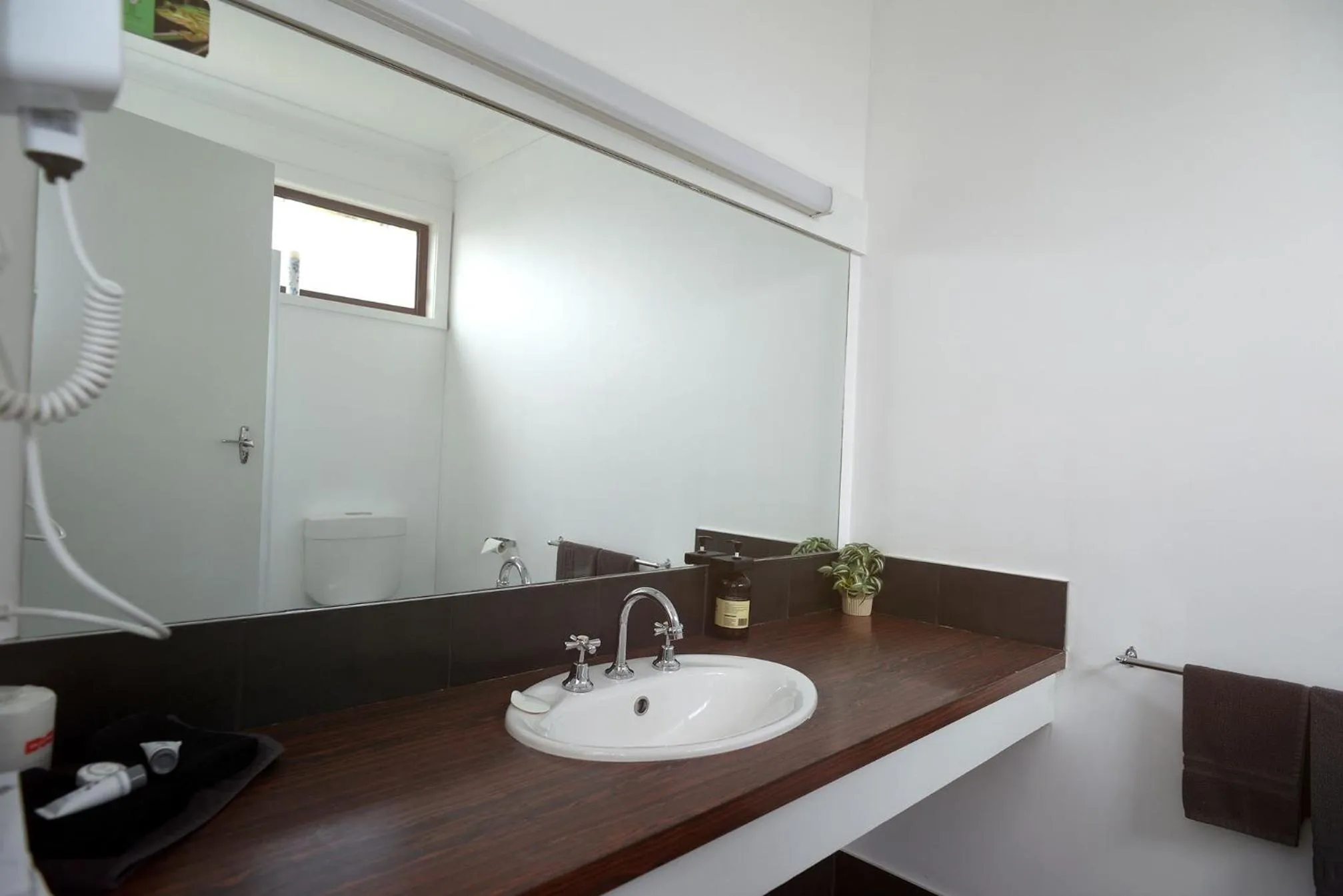 Bathroom in Glynlea Motel