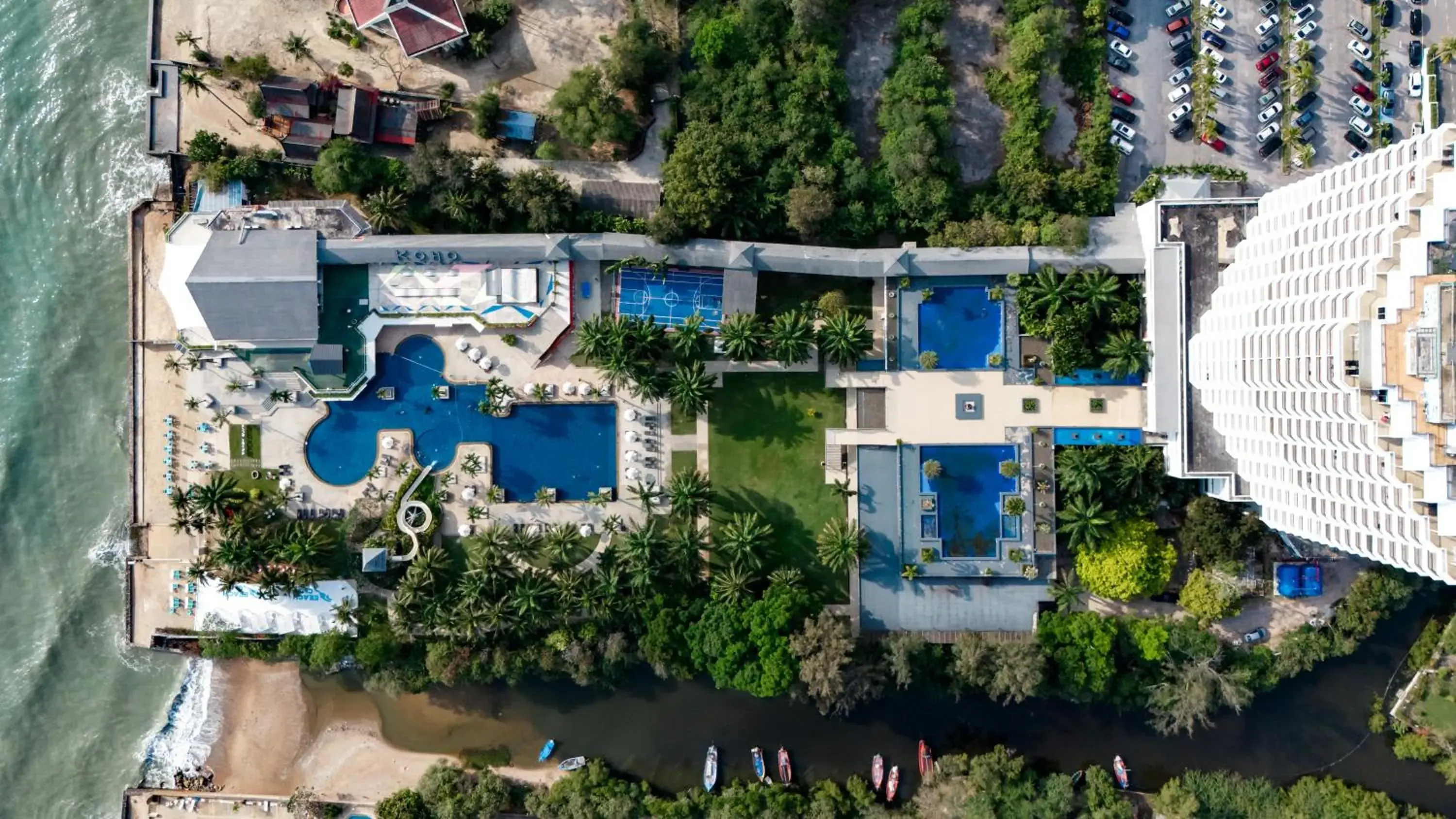 Property building in Radisson Resort & Spa Hua Hin Property building in Radisson Resort & Spa Hua Hin