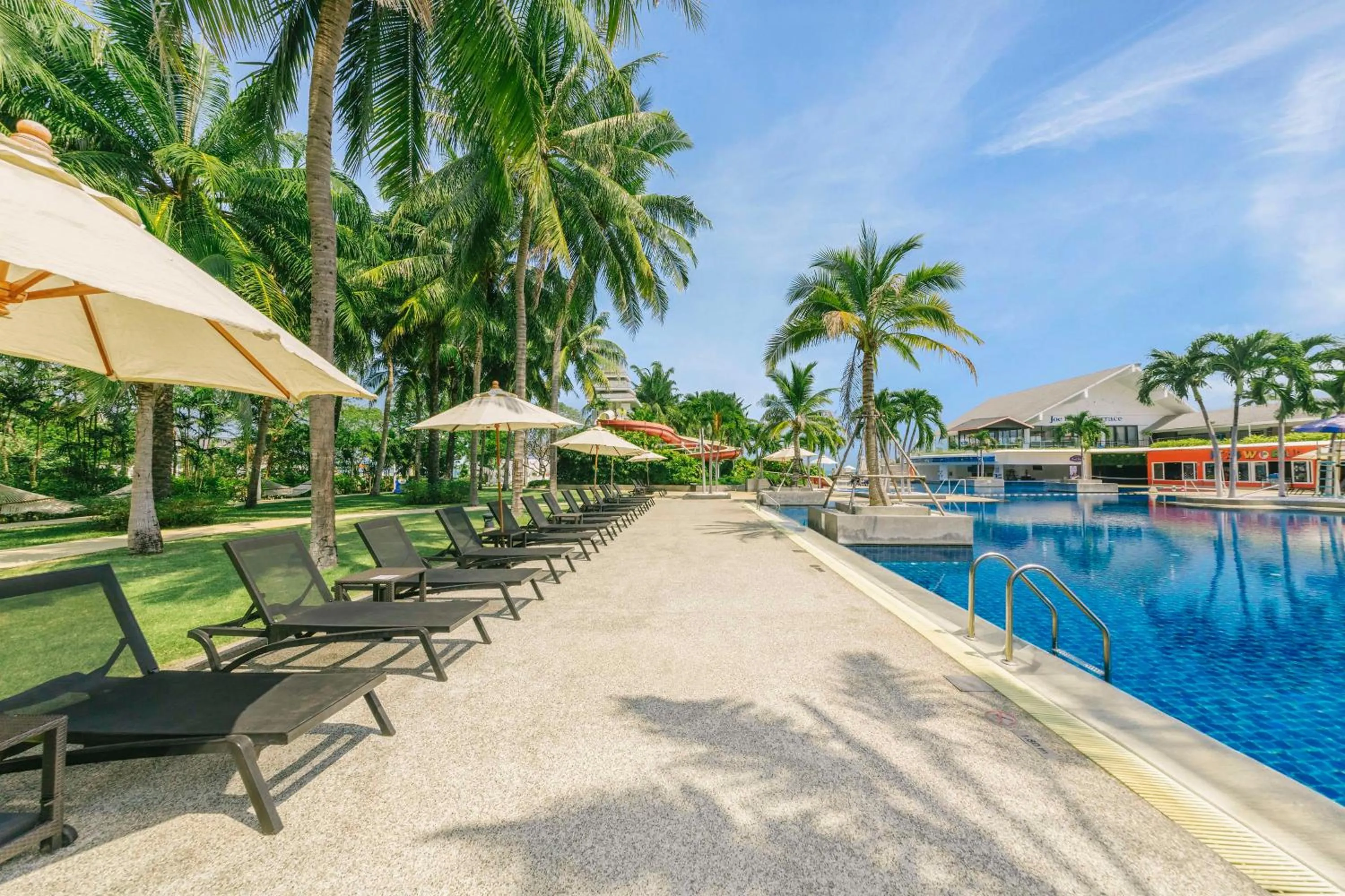 Pool view in Radisson Resort & Spa Hua Hin