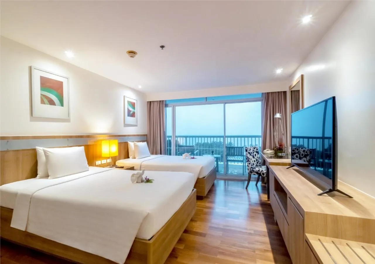 TV and multimedia, Bed in Radisson Resort & Spa Hua Hin