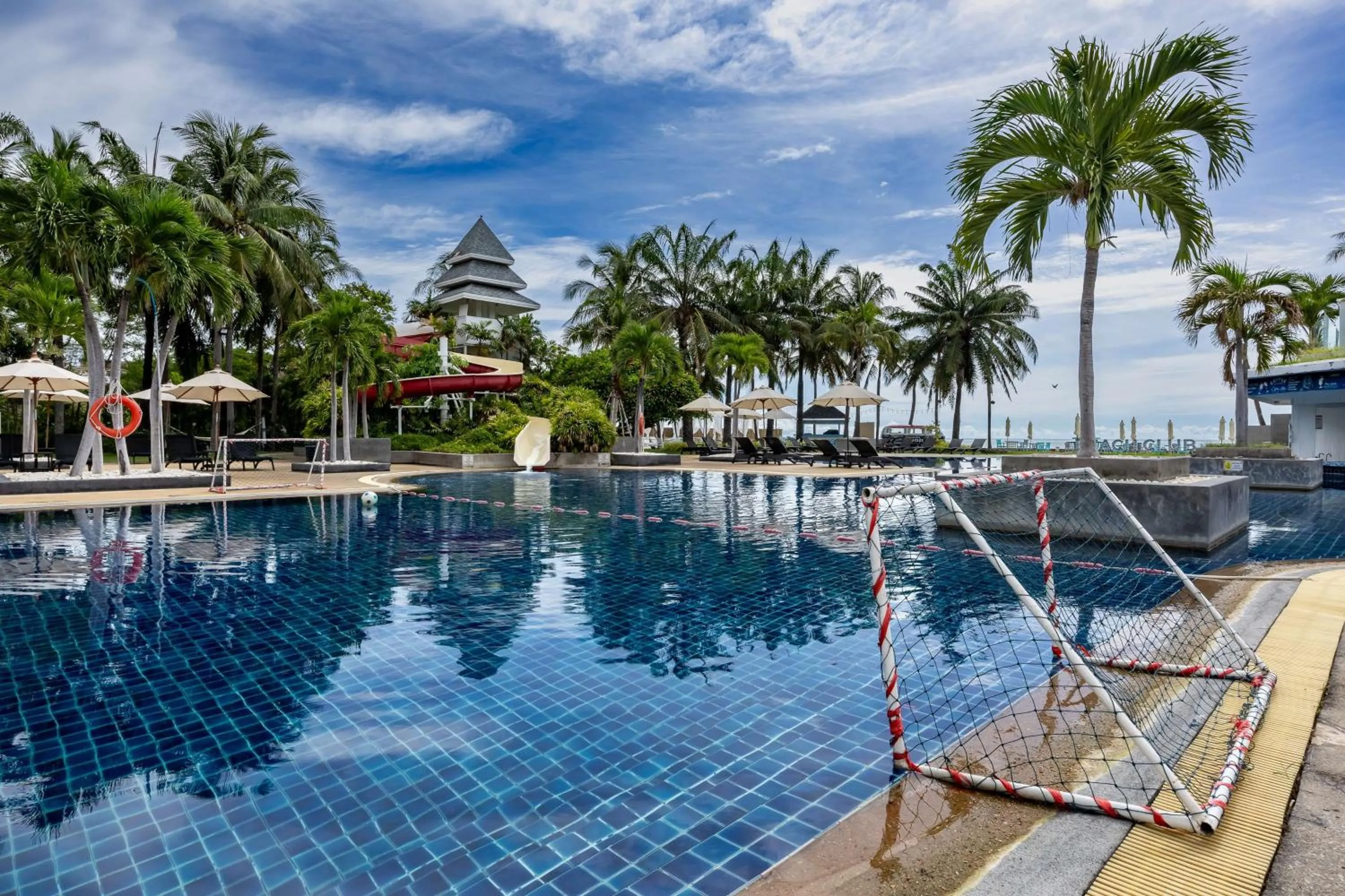 Pool view in Radisson Resort & Spa Hua Hin