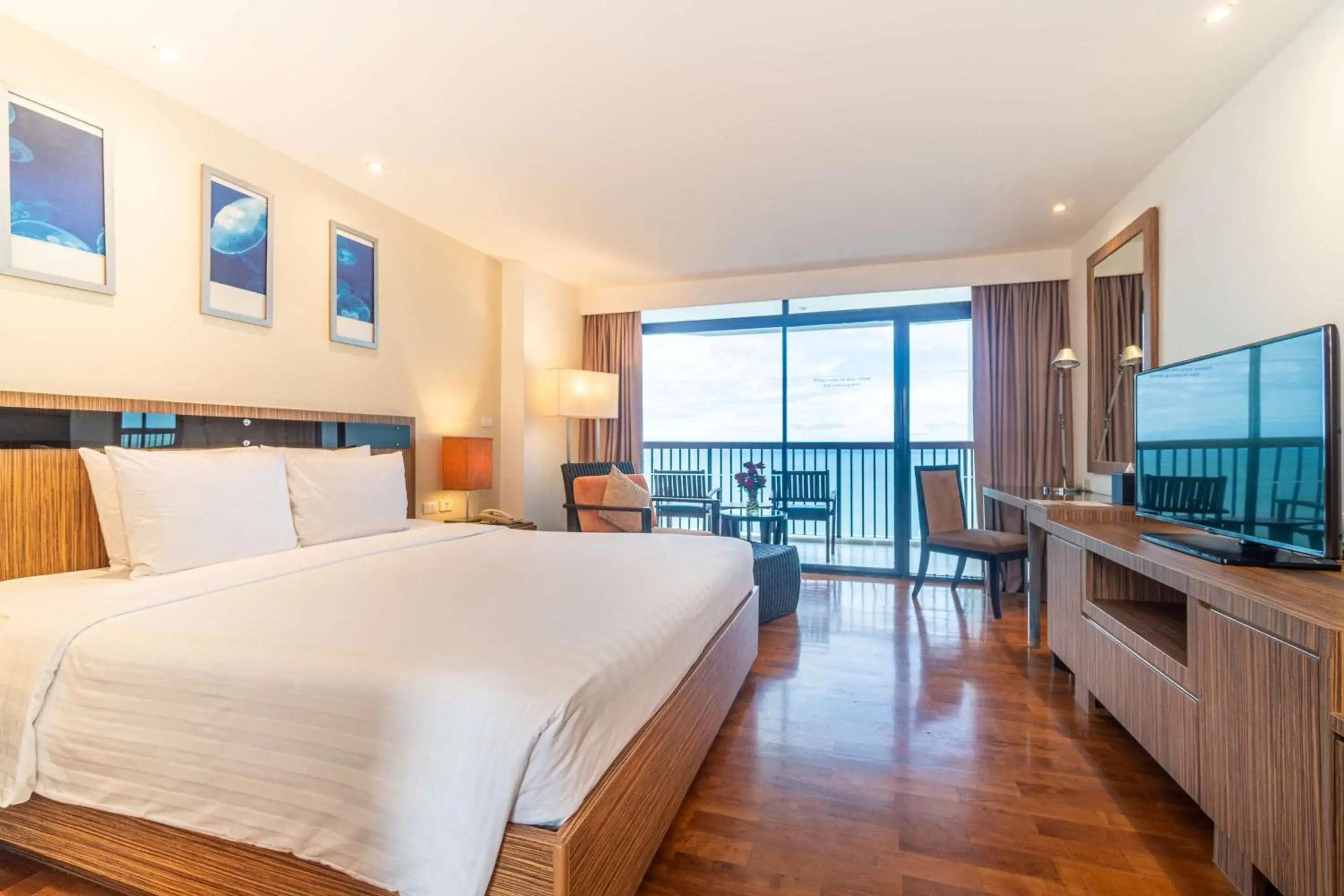 Bedroom, Bed in Radisson Resort & Spa Hua Hin Bedroom, Bed in Radisson Resort & Spa Hua Hin