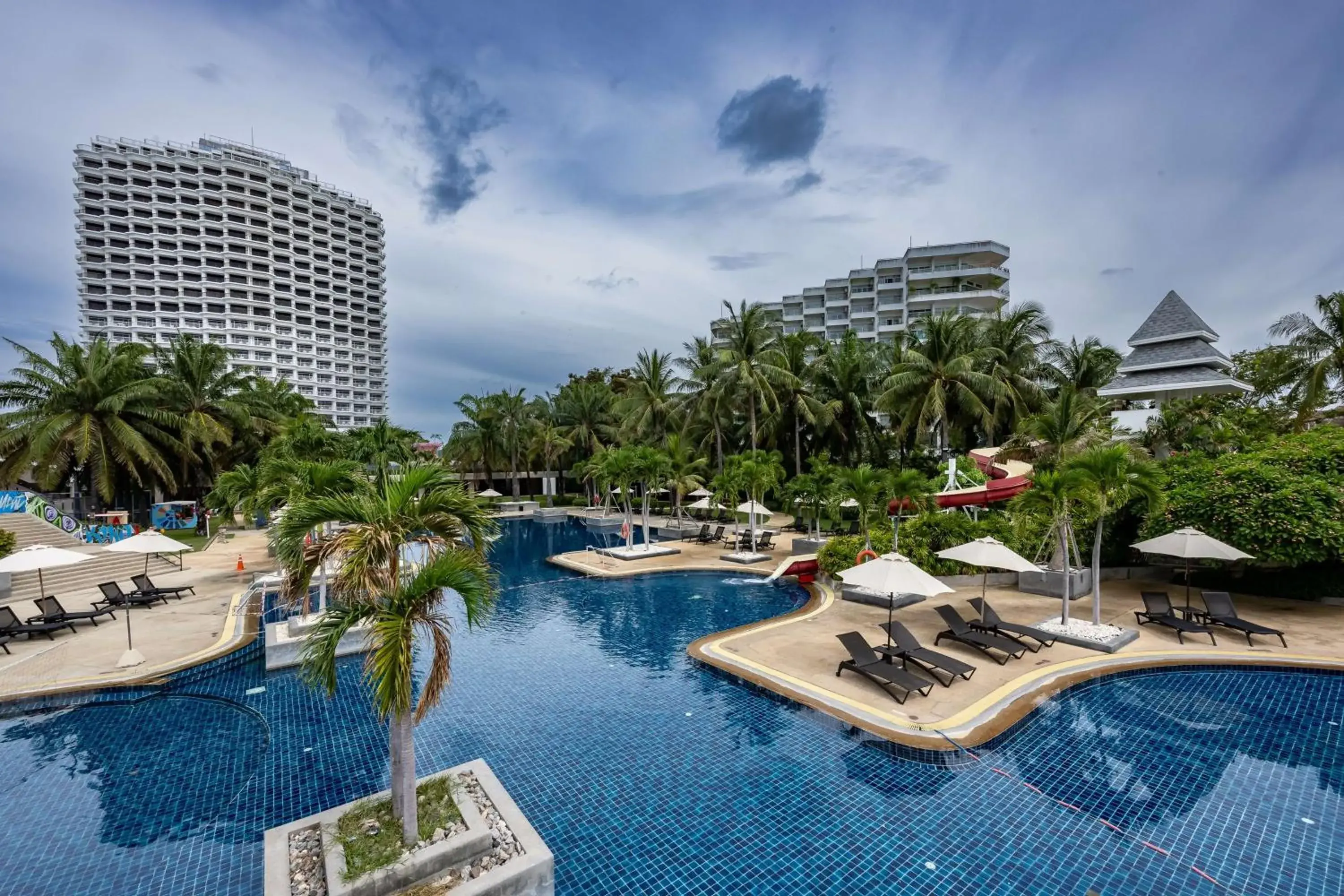 Pool view in Radisson Resort & Spa Hua Hin Pool view in Radisson Resort & Spa Hua Hin