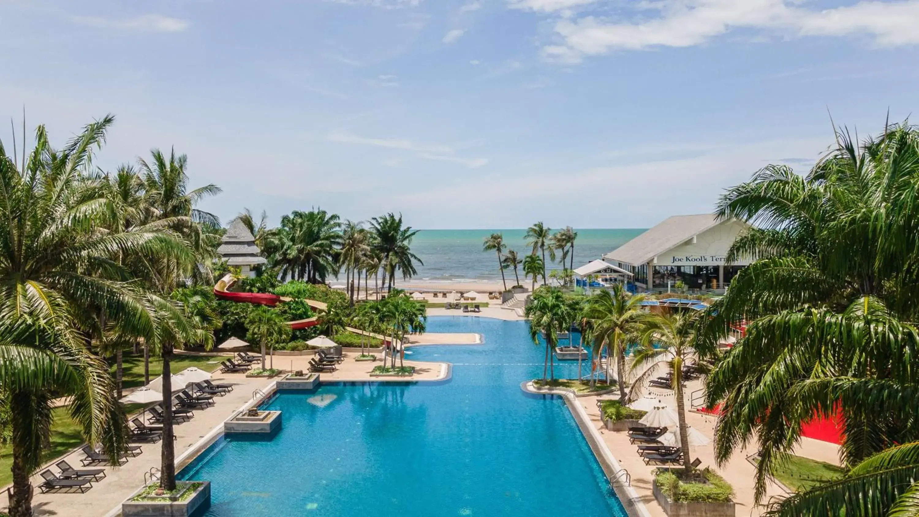 Pool view in Radisson Resort & Spa Hua Hin Pool view in Radisson Resort & Spa Hua Hin