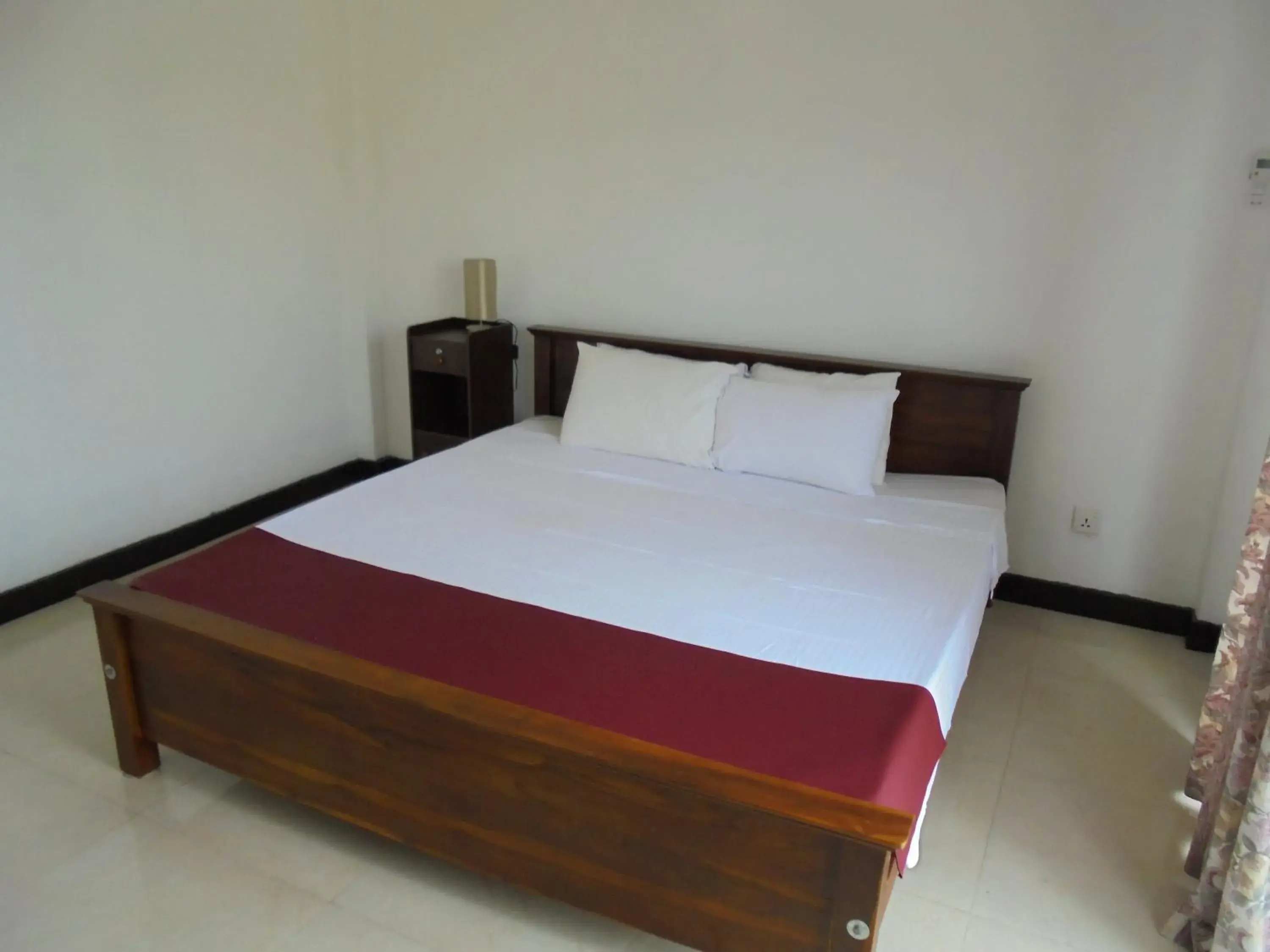 Double Room with Private Bathroom - single occupancy in JMF Hotel Double Room with Private Bathroom - single occupancy in JMF Hotel