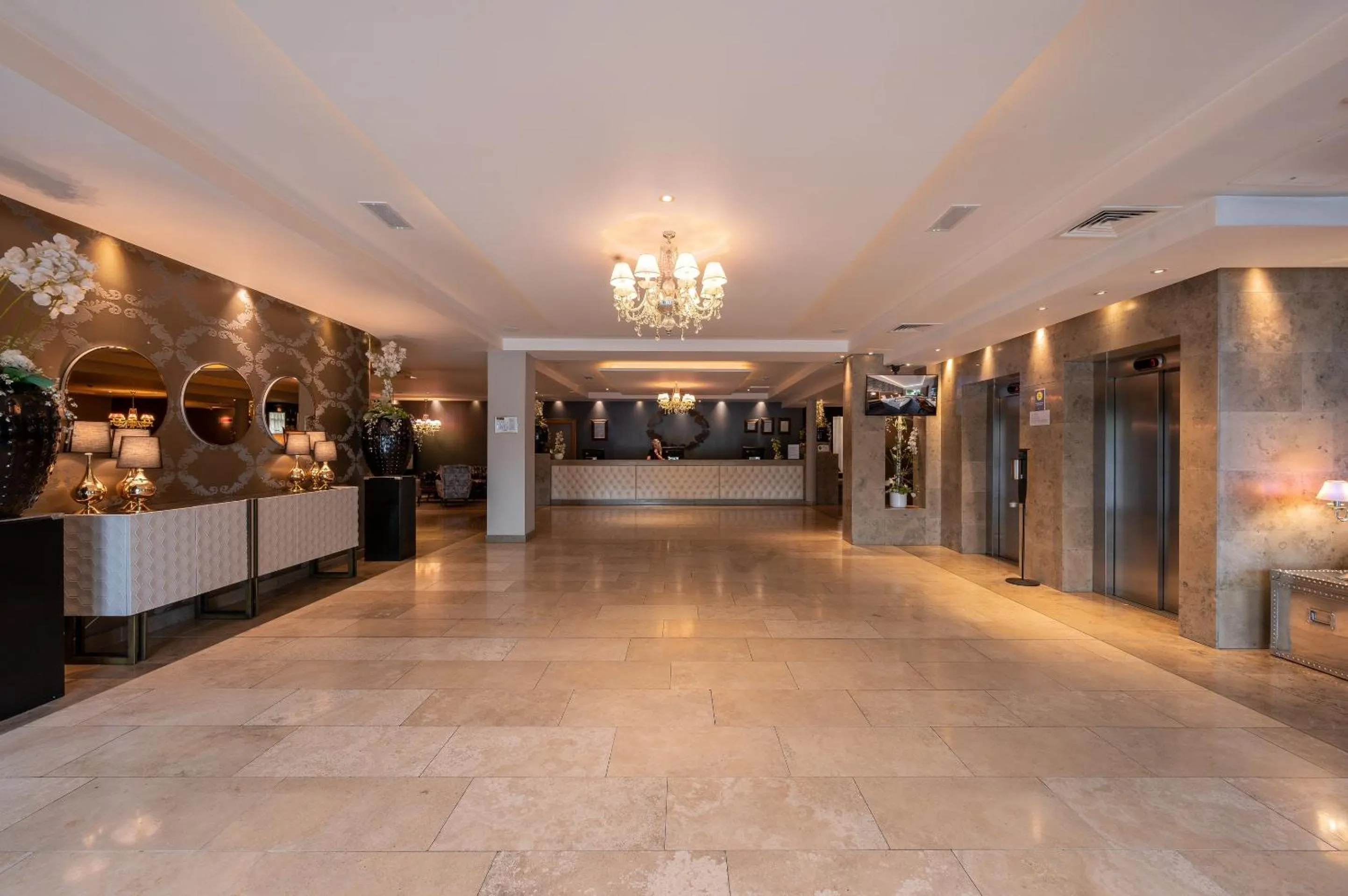 Lobby or reception in Hotel Kilkenny