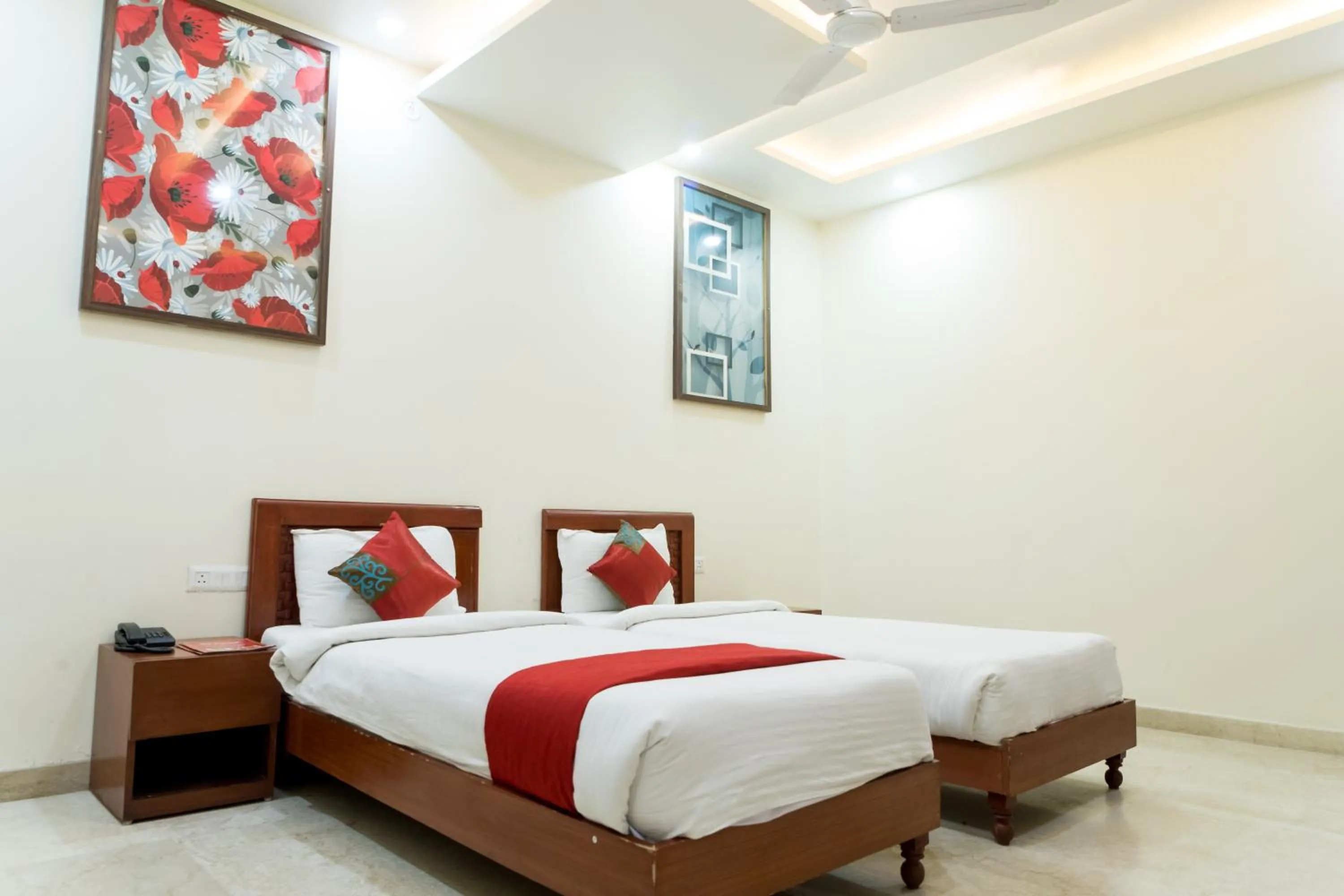 Bed in SM Palace (Near Apollo Hospital)