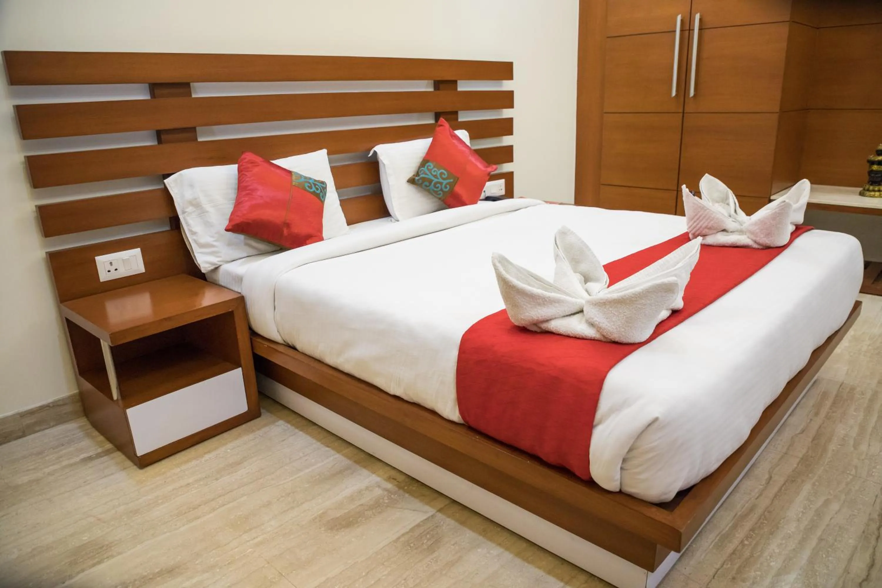 Bed in SM Palace (Near Apollo Hospital)