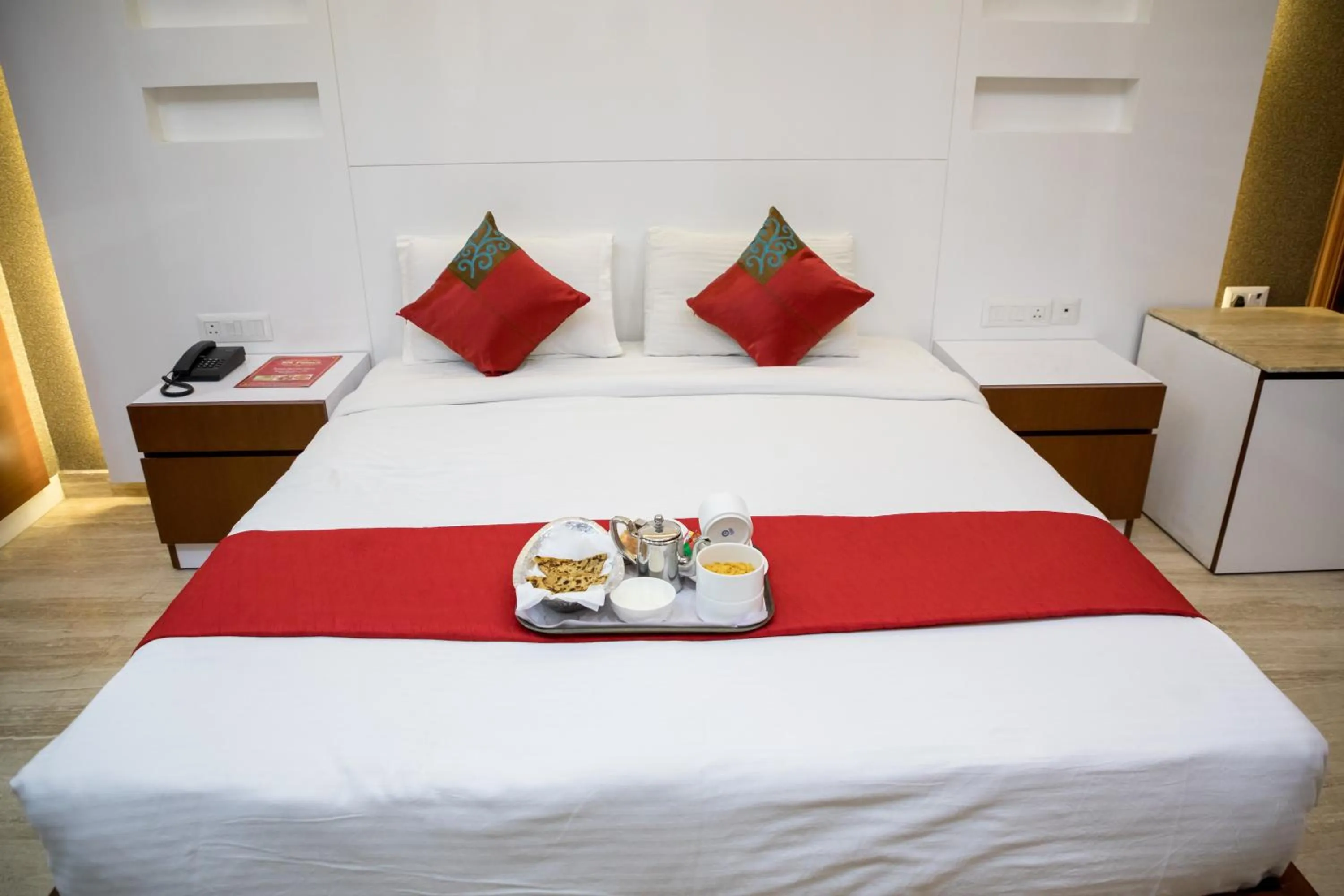 Bed in SM Palace (Near Apollo Hospital)