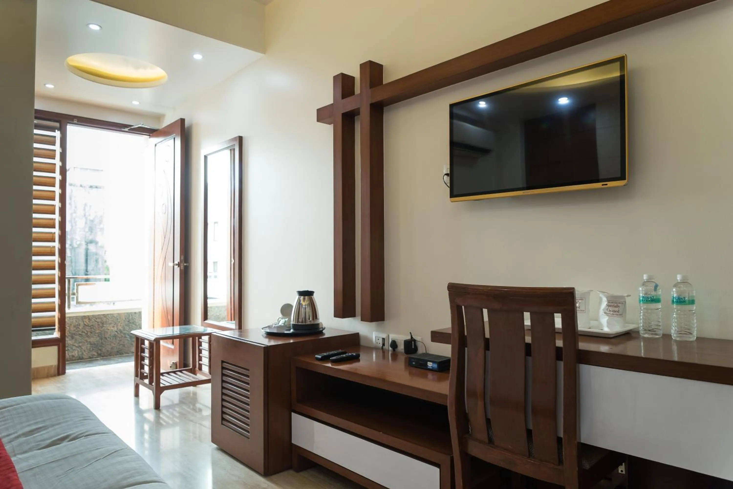 SM Palace (Near Apollo Hospital)