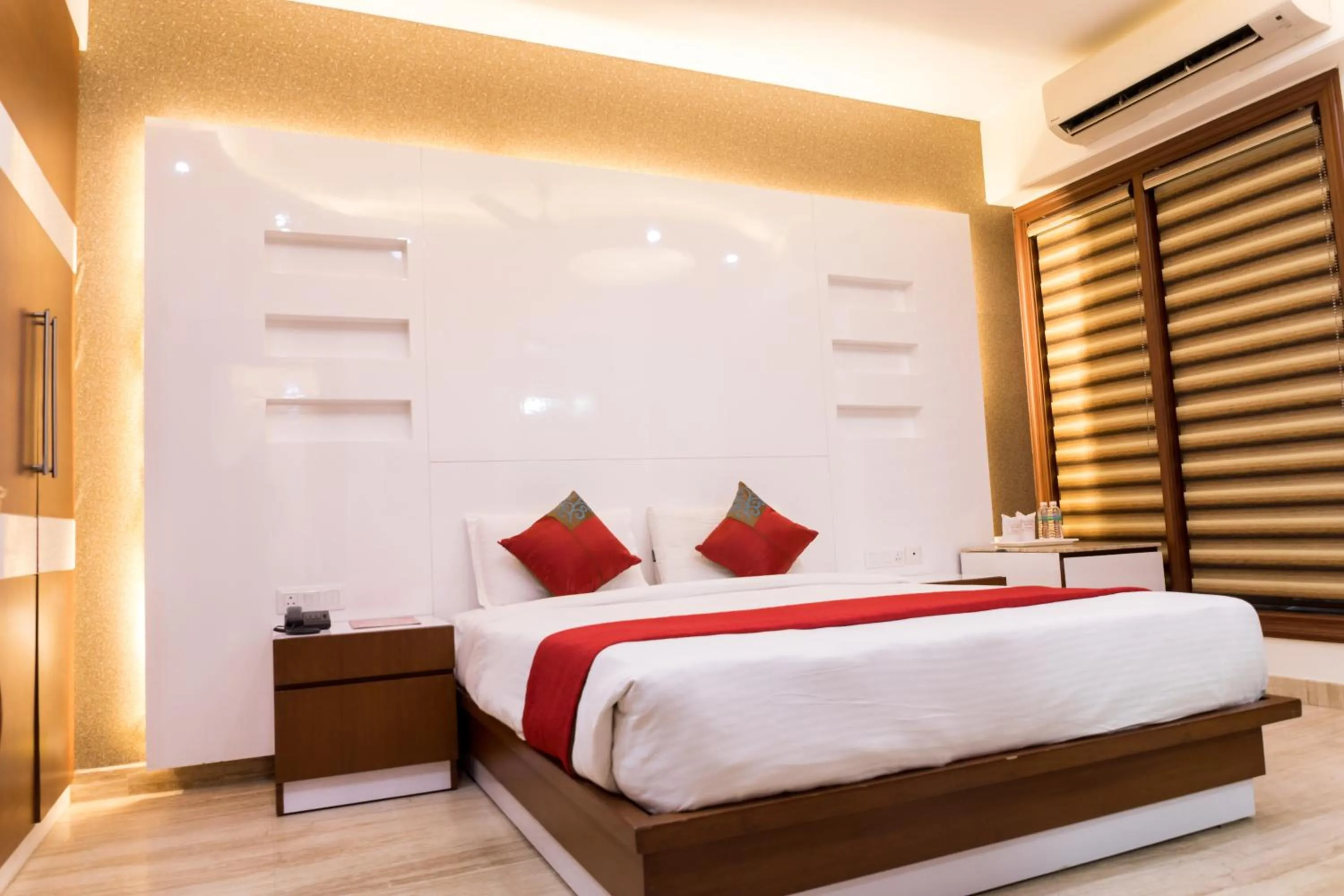 Bed in SM Palace (Near Apollo Hospital)