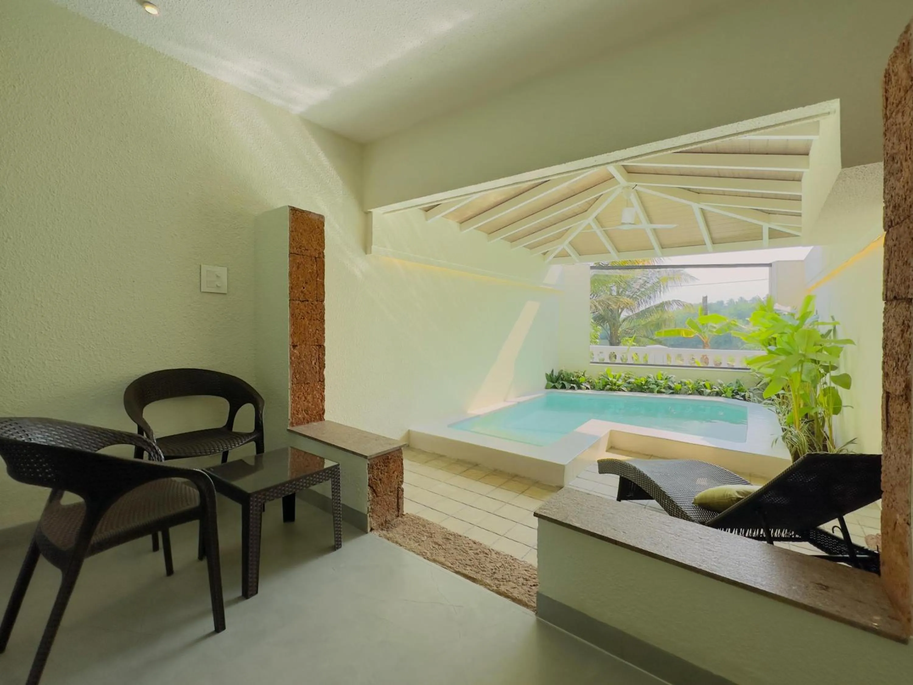 Patio in DoubleTree by Hilton Hotel Goa - Arpora - Baga