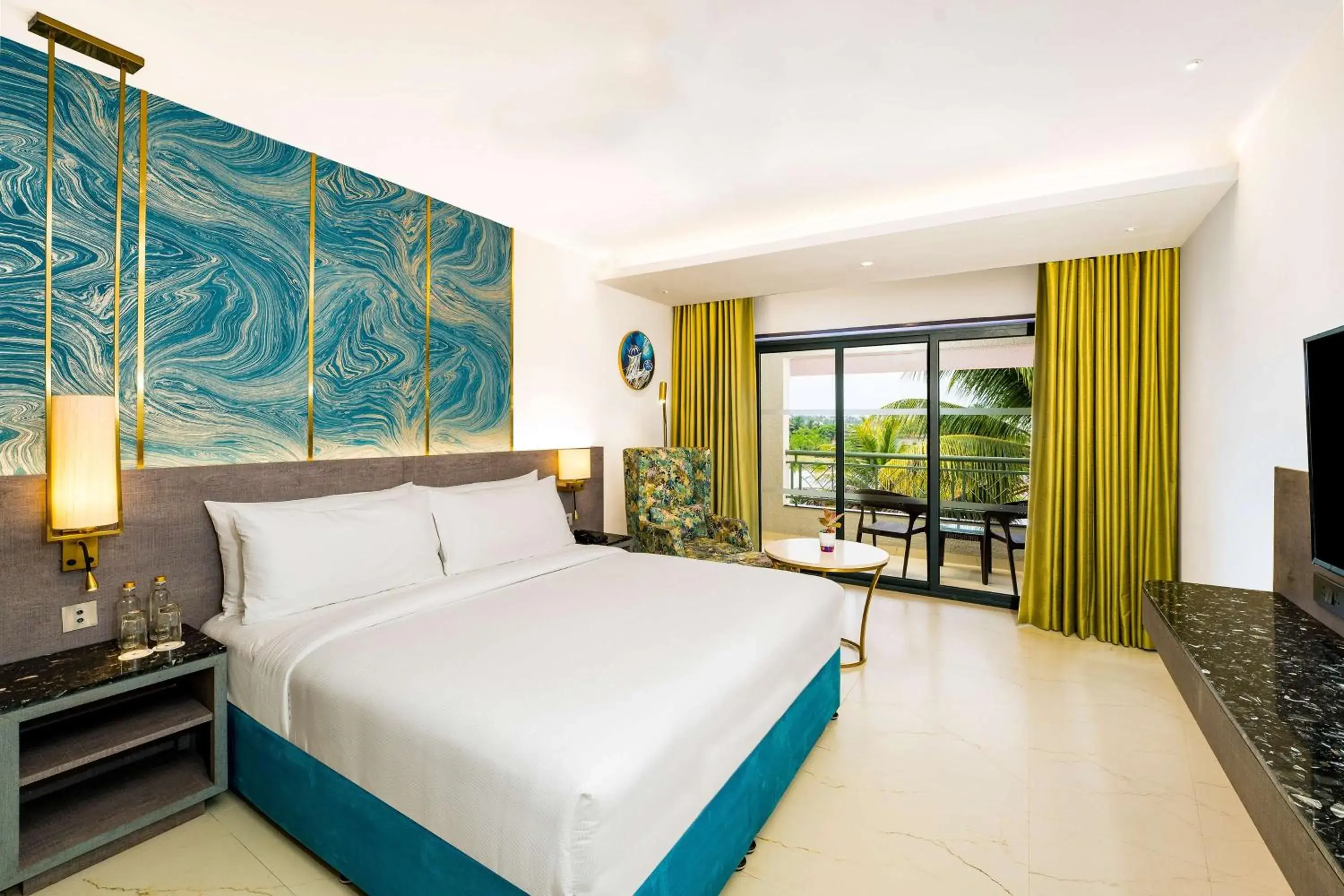 Deluxe King Room in DoubleTree by Hilton Hotel Goa - Arpora - Baga Deluxe King Room in DoubleTree by Hilton Hotel Goa - Arpora - Baga