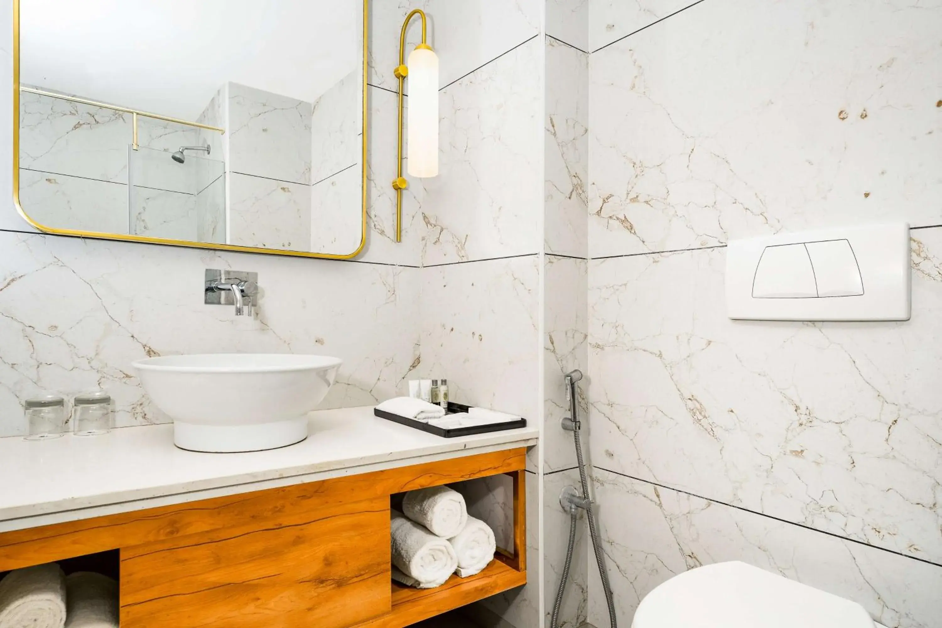 Deluxe King Room with Pool View in DoubleTree by Hilton Hotel Goa - Arpora - Baga Deluxe King Room with Pool View in DoubleTree by Hilton Hotel Goa - Arpora - Baga