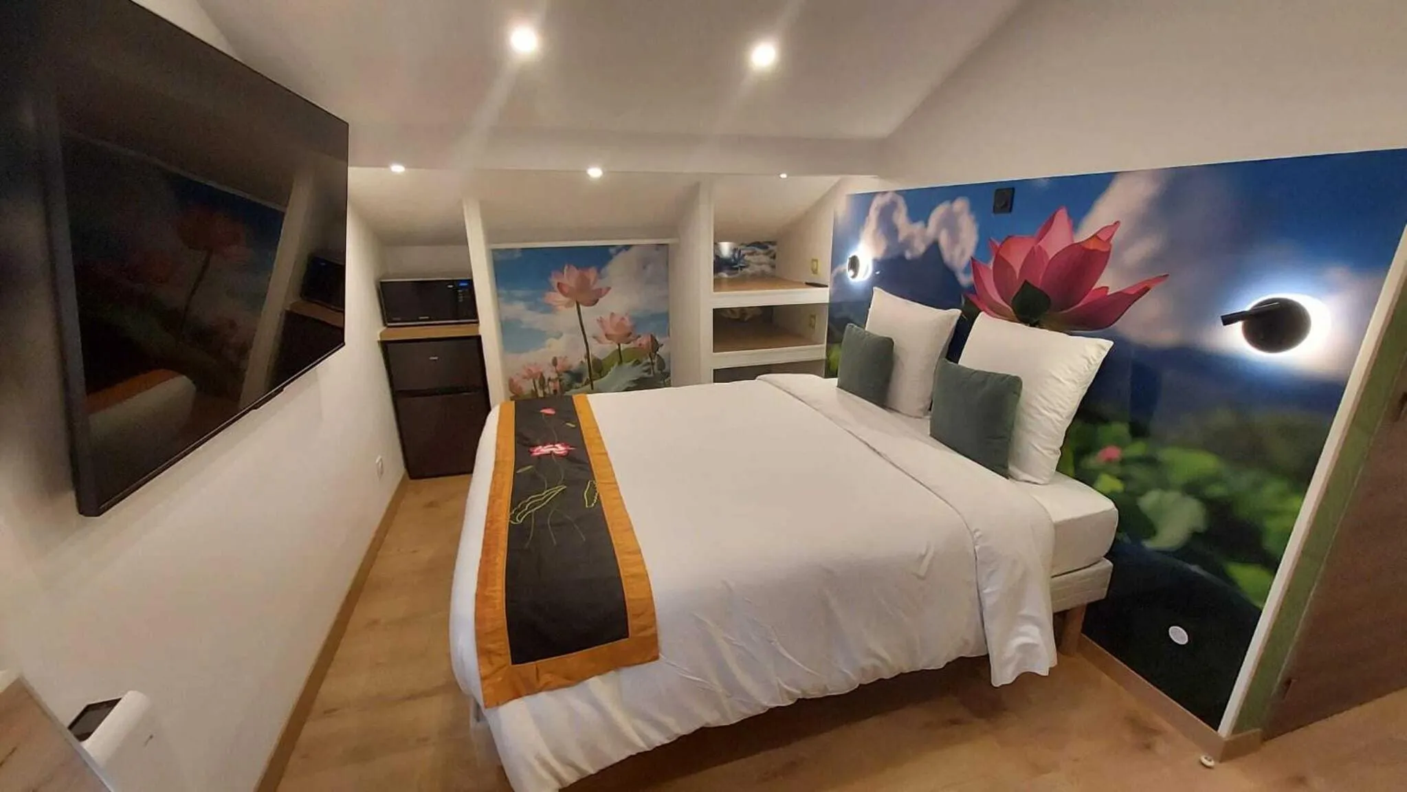 Bedroom, Bed in Le Lotus Blanc