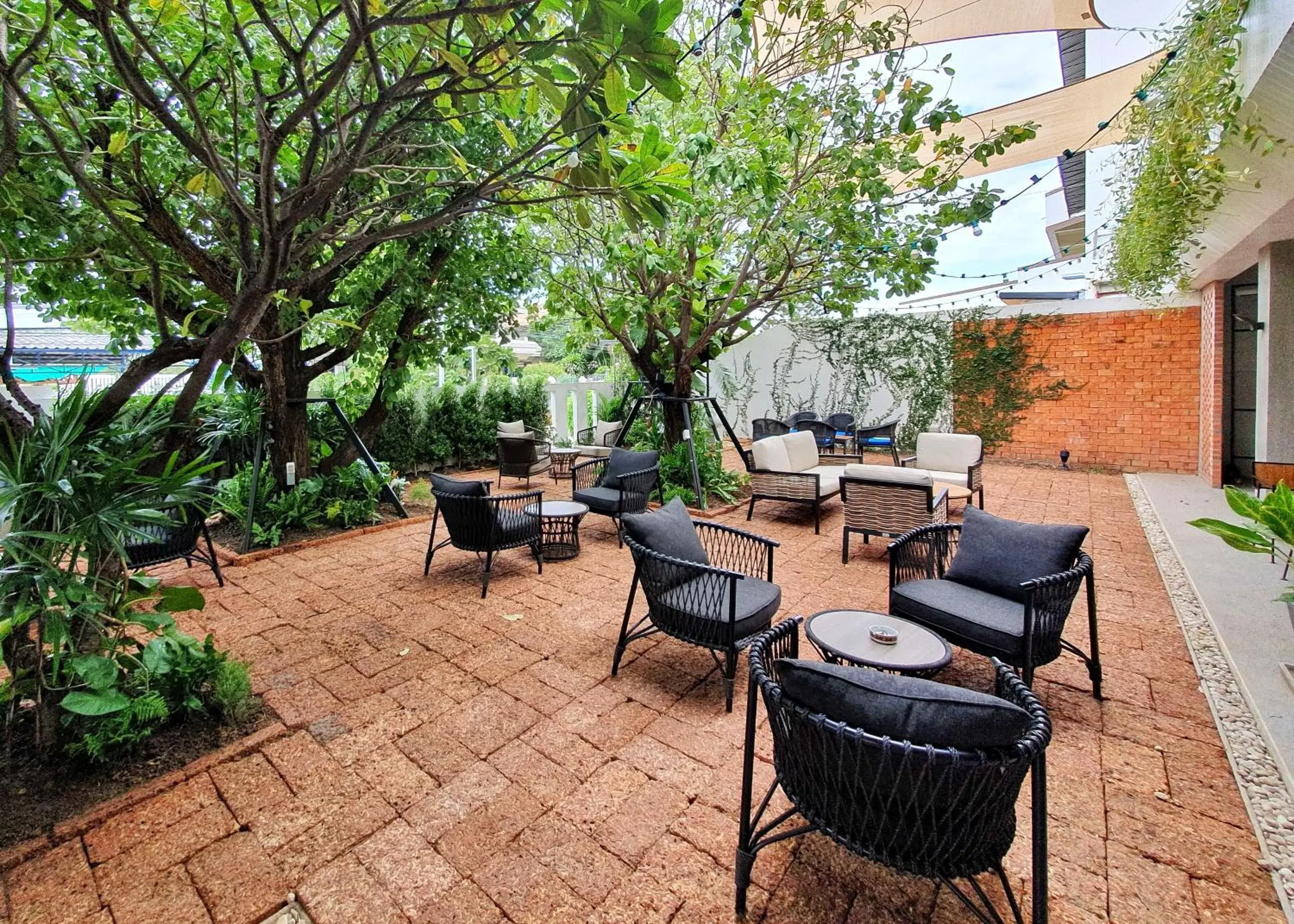 Restaurant/places to eat in The Rich Hotel Restaurant/places to eat in The Rich Hotel