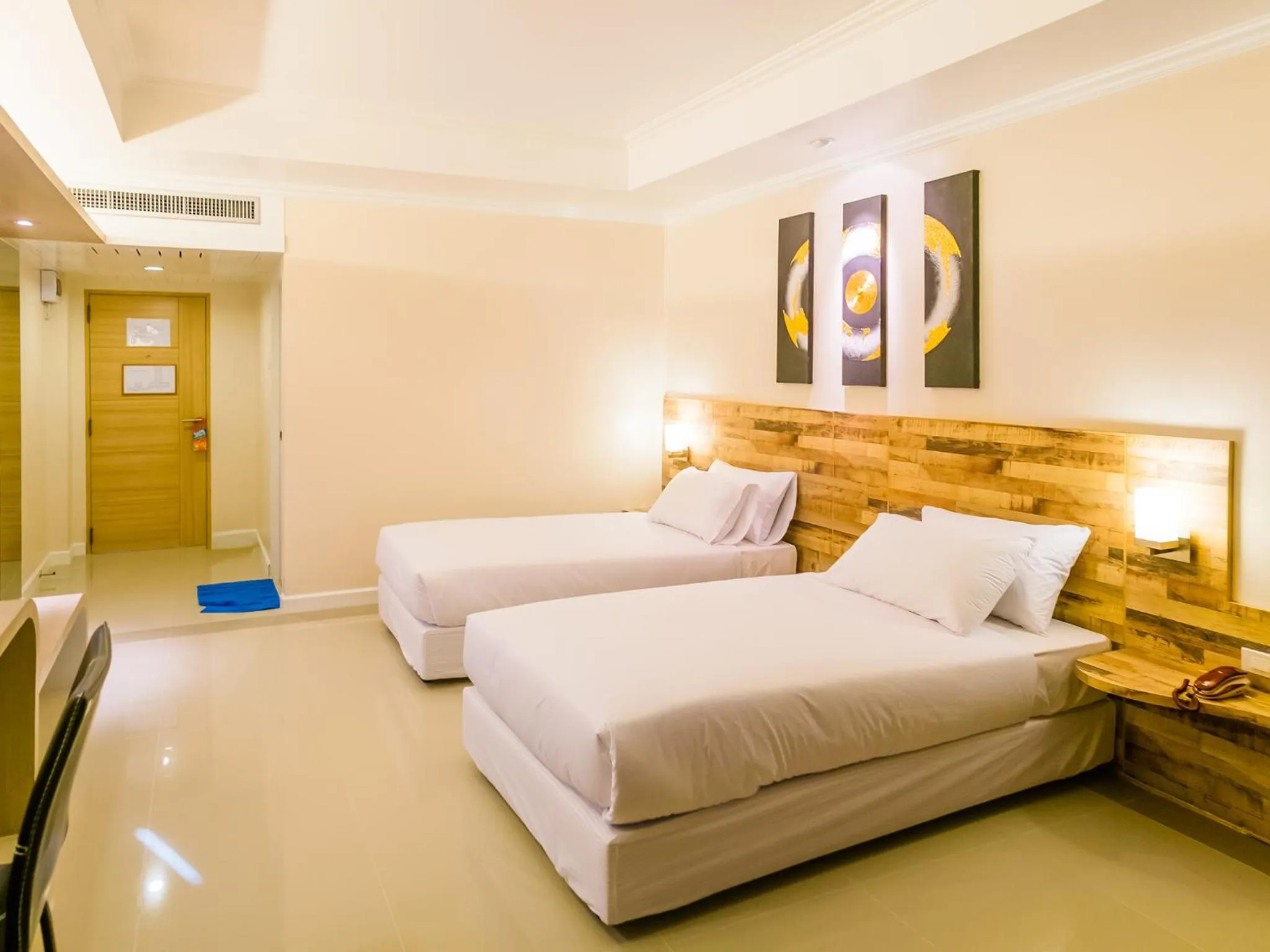 Photo of the whole room, Bed in The Rich Hotel