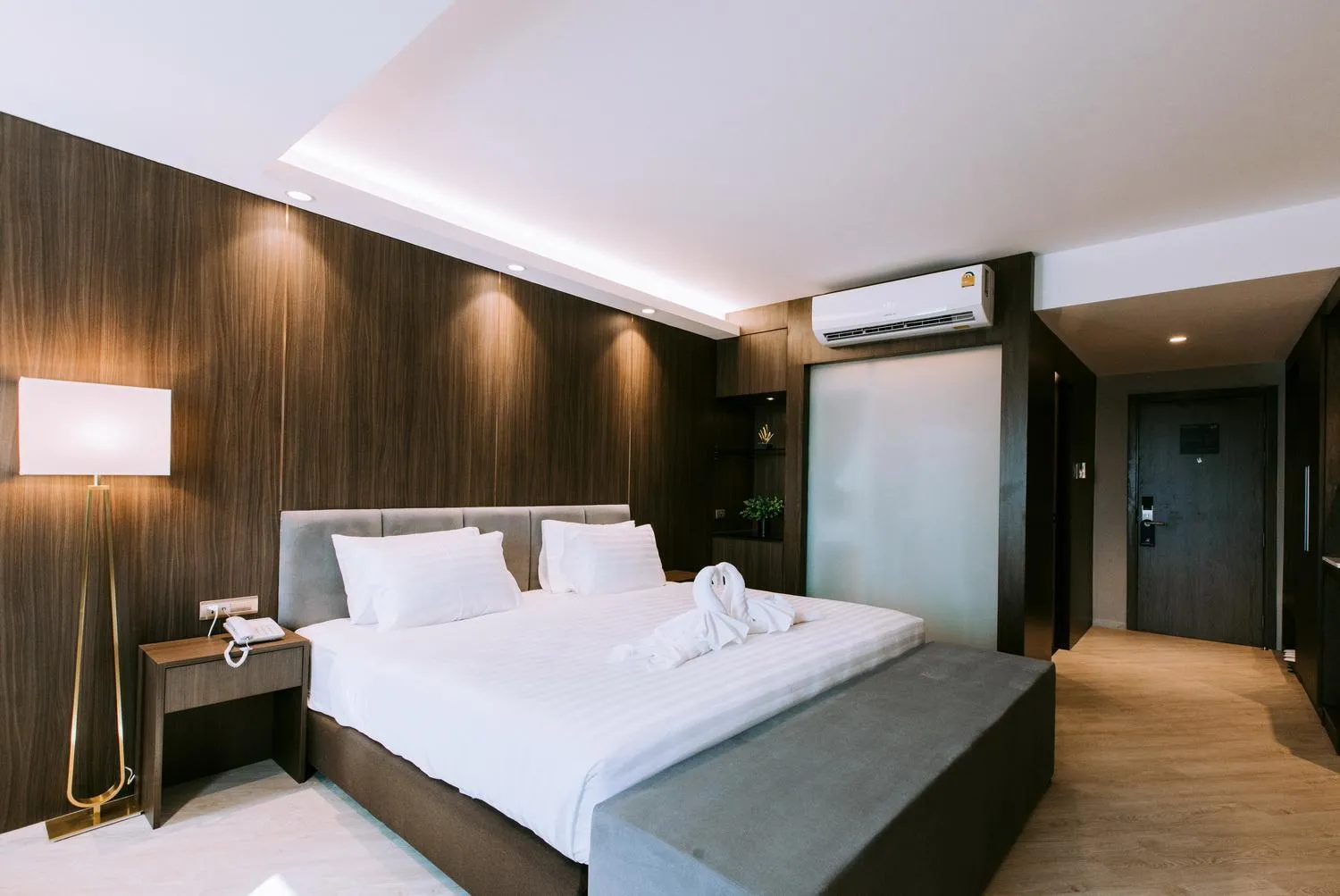 Photo of the whole room, Bed in The Rich Hotel