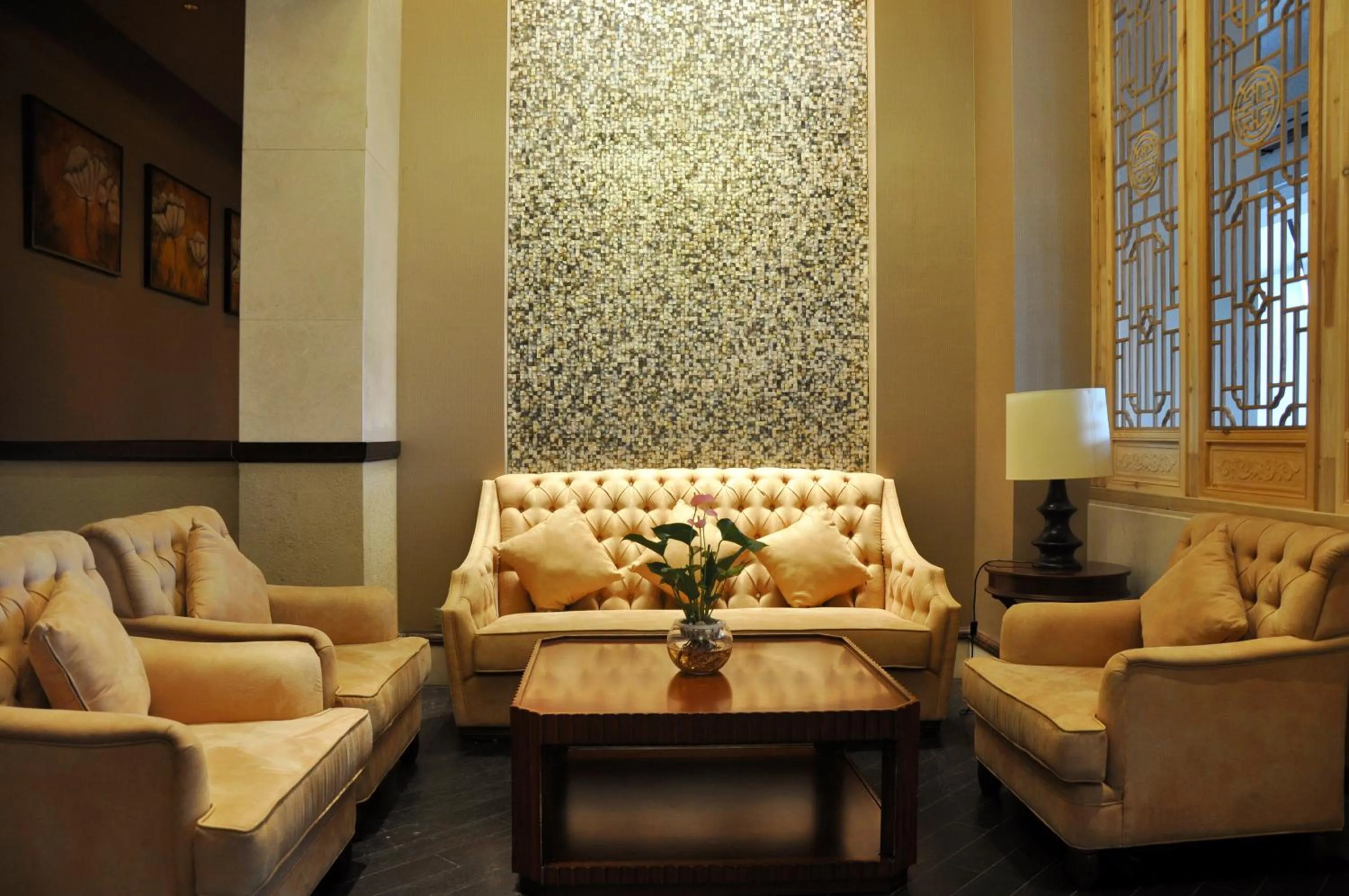 Seating area in Xiamen Royal Victoria Hotel