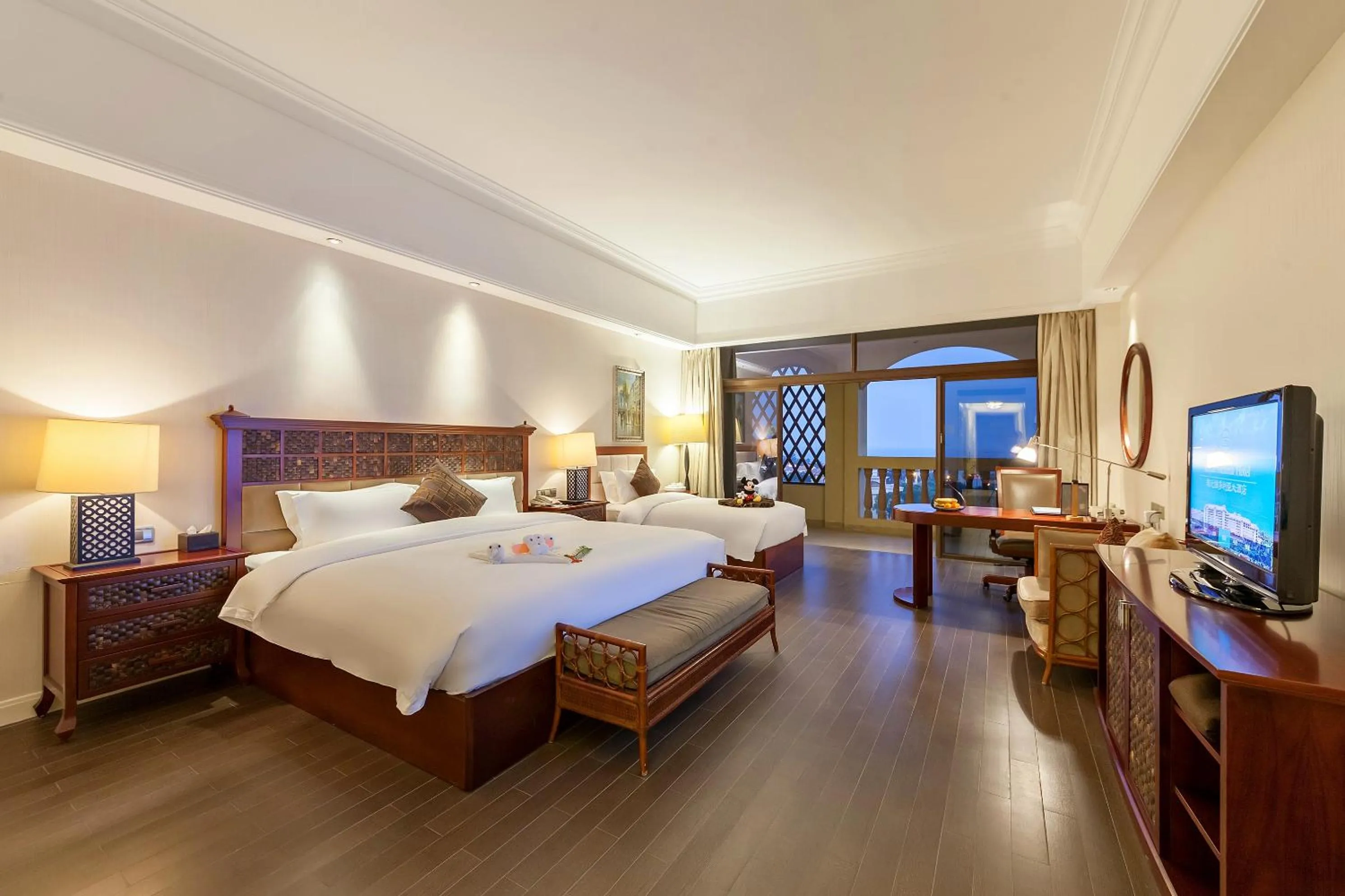 Photo of the whole room, Bed in Xiamen Royal Victoria Hotel