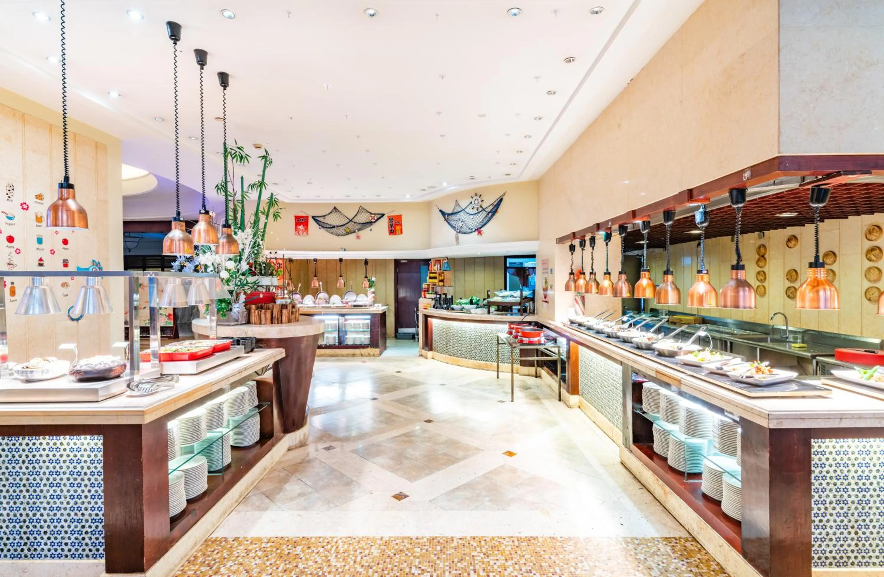 Buffet breakfast in Xiamen Royal Victoria Hotel