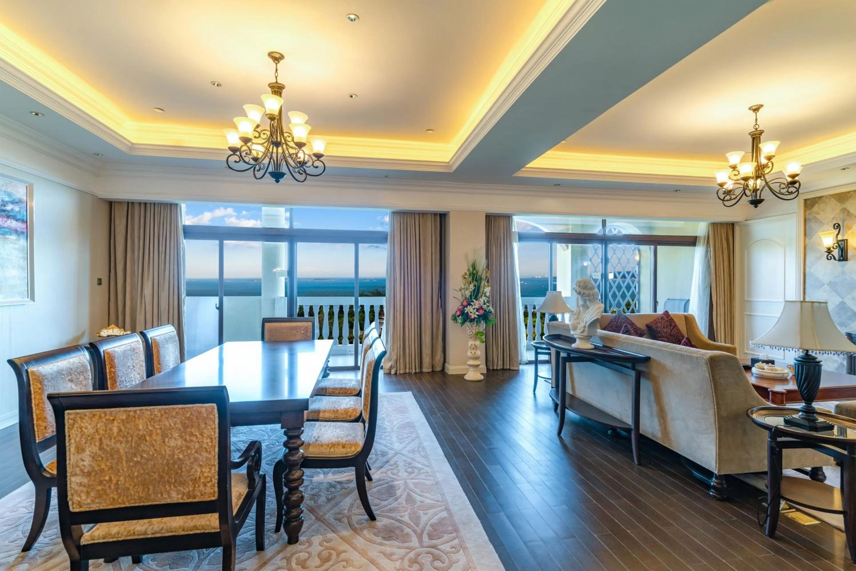 Living room in Xiamen Royal Victoria Hotel