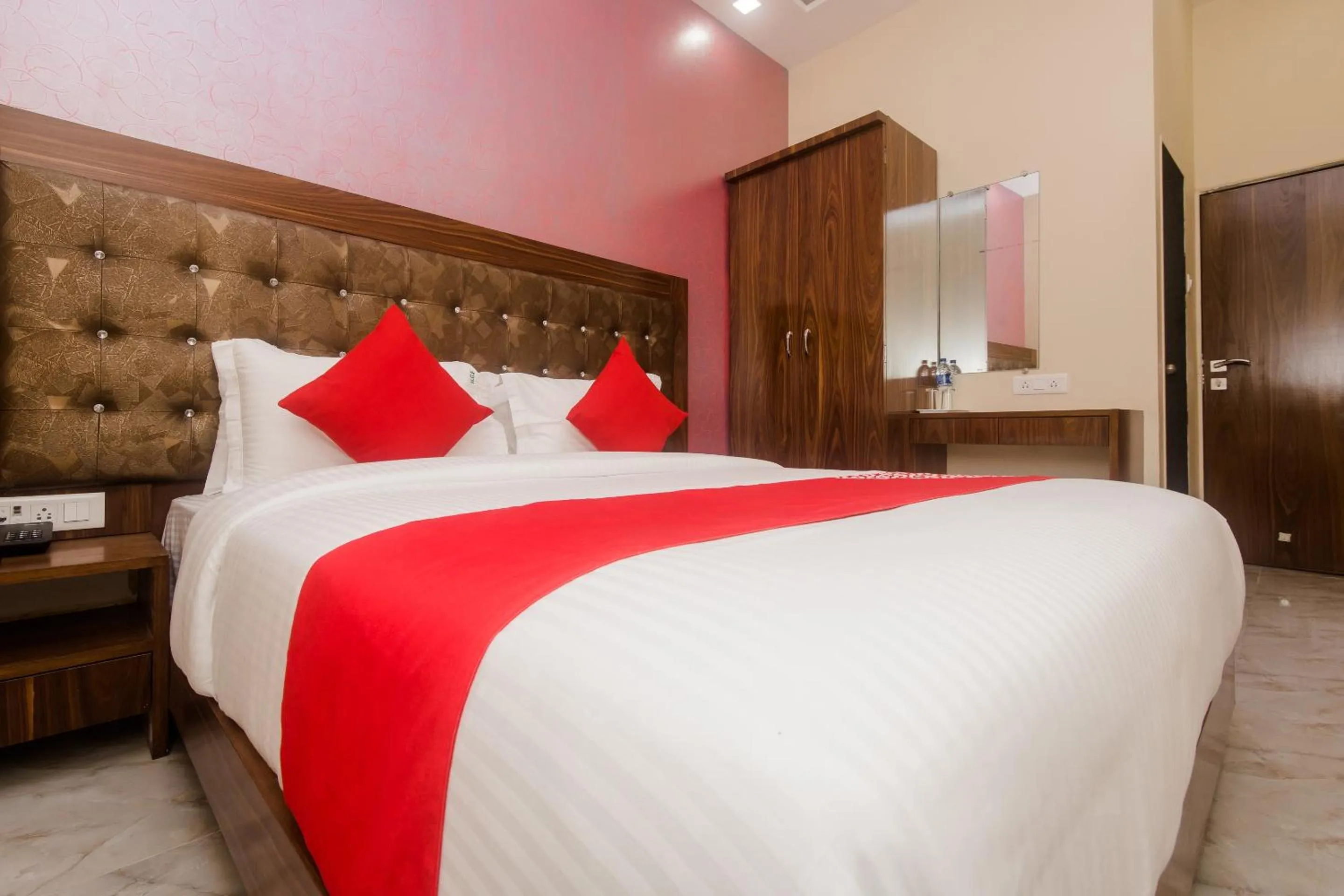 Bedroom, Bed in Hotel O Greenforest Near Airport Road Metro Station