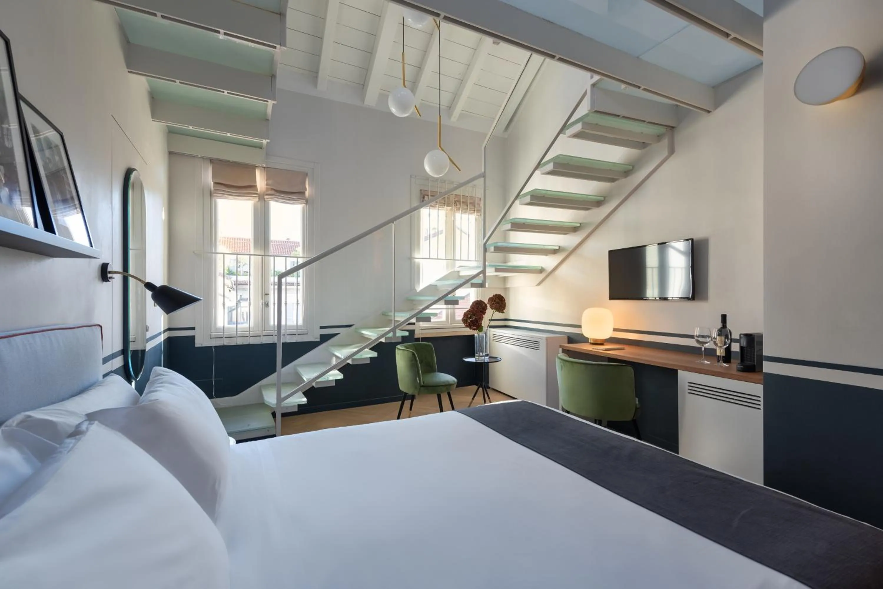 Photo of the whole room, Bed in Velvet Grey Boutique Hotel