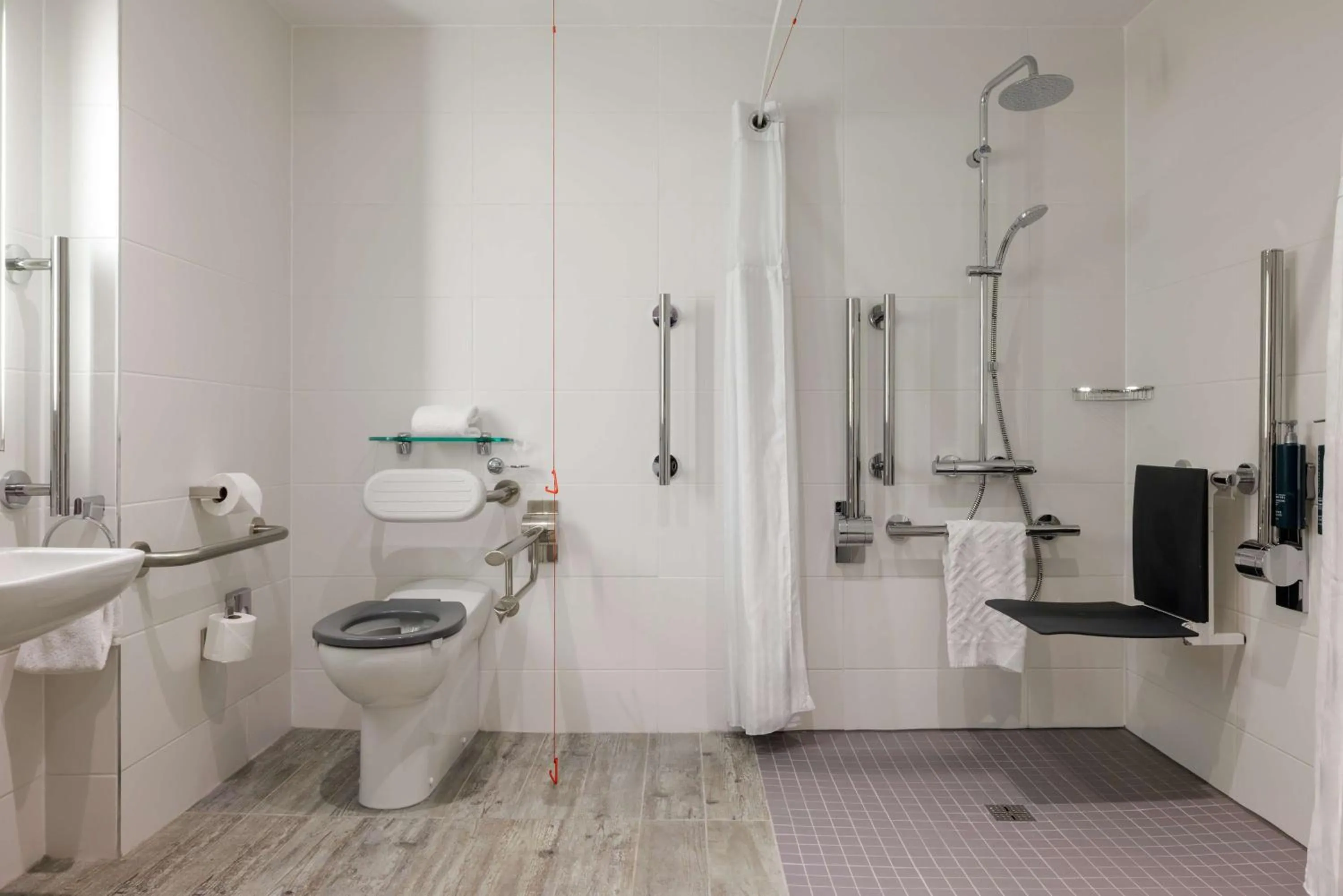 Bathroom in Hilton Garden Inn Dublin City Centre